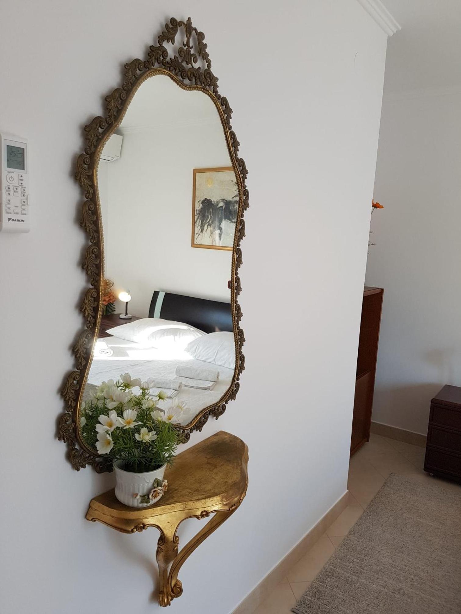 Apartment mit Balkon
