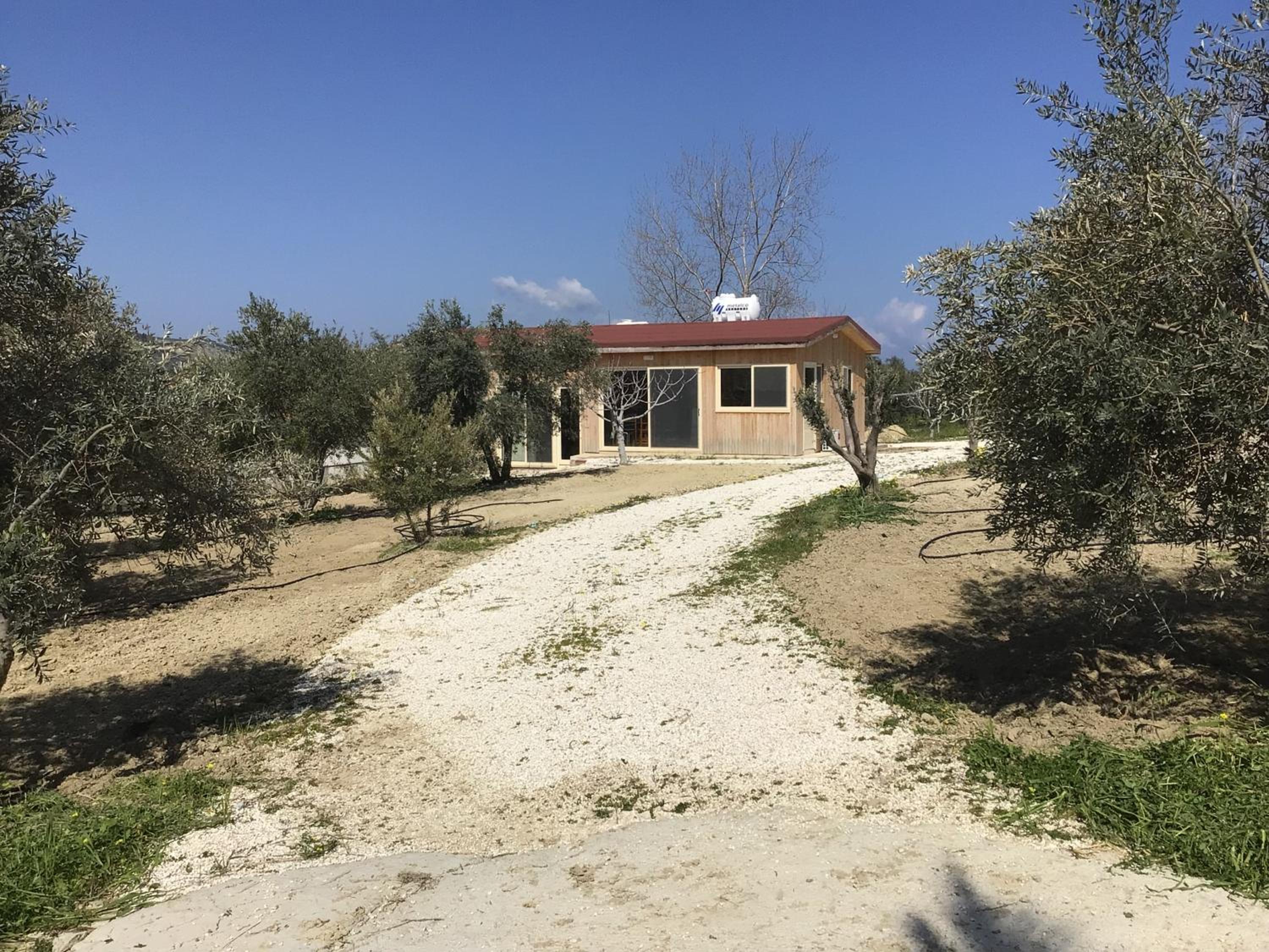 Pervolaris Cottages 1