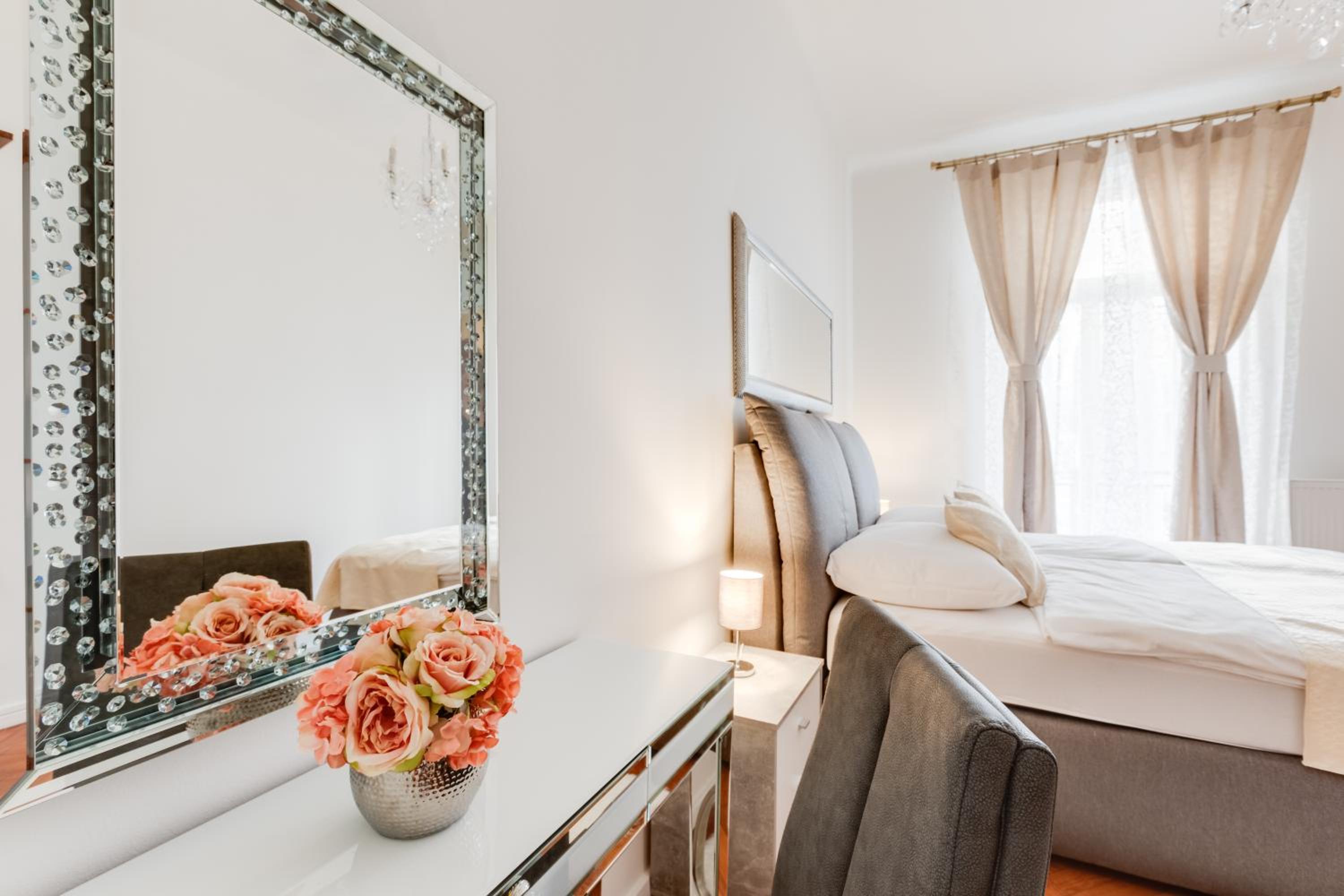 Luxury Riverside Apartments In The Center Of Prague