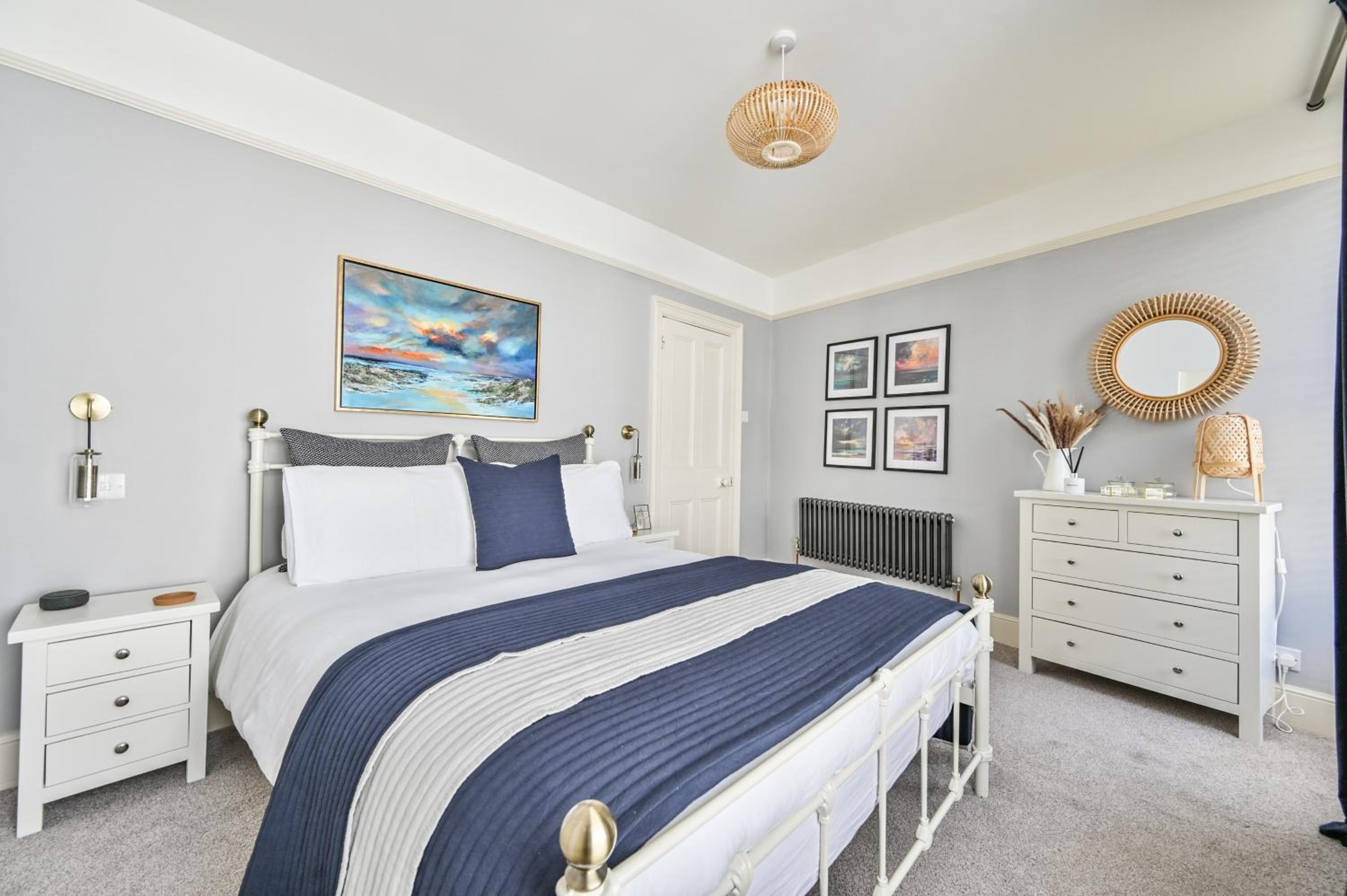 Luxury Georgian Townhouse Moments from the Harbour view 2