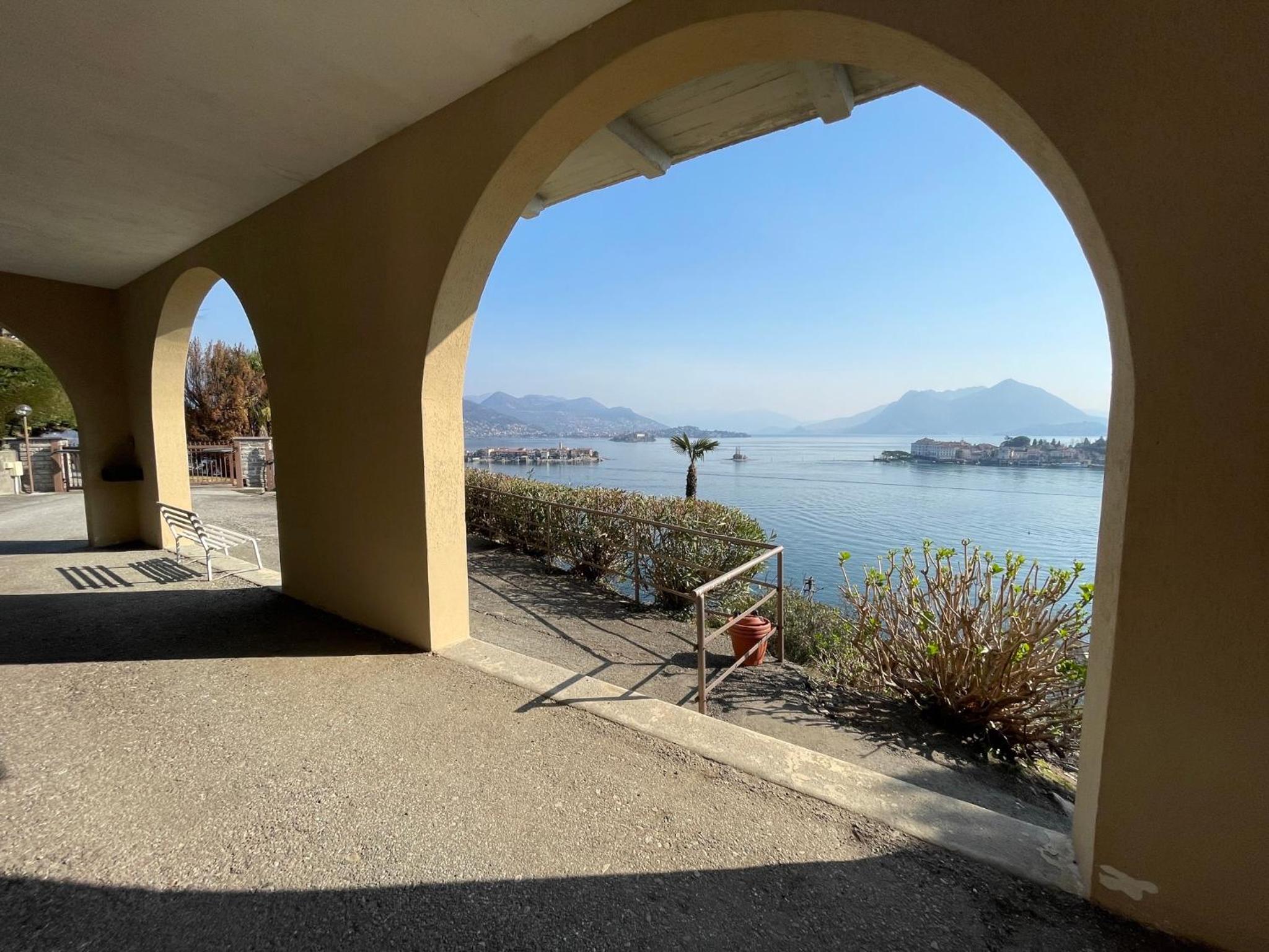 Appartamento vista Lago, giardino spiaggia a Stresa vista Isole Borromee e Golfo Borromeo - STRESAFLAT