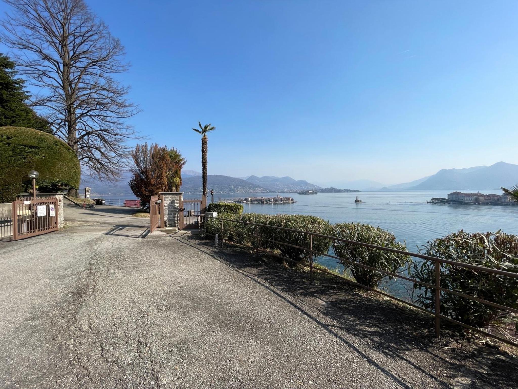Appartamento vista Lago, giardino spiaggia a Stresa vista Isole Borromee e Golfo Borromeo - STRESAFLAT