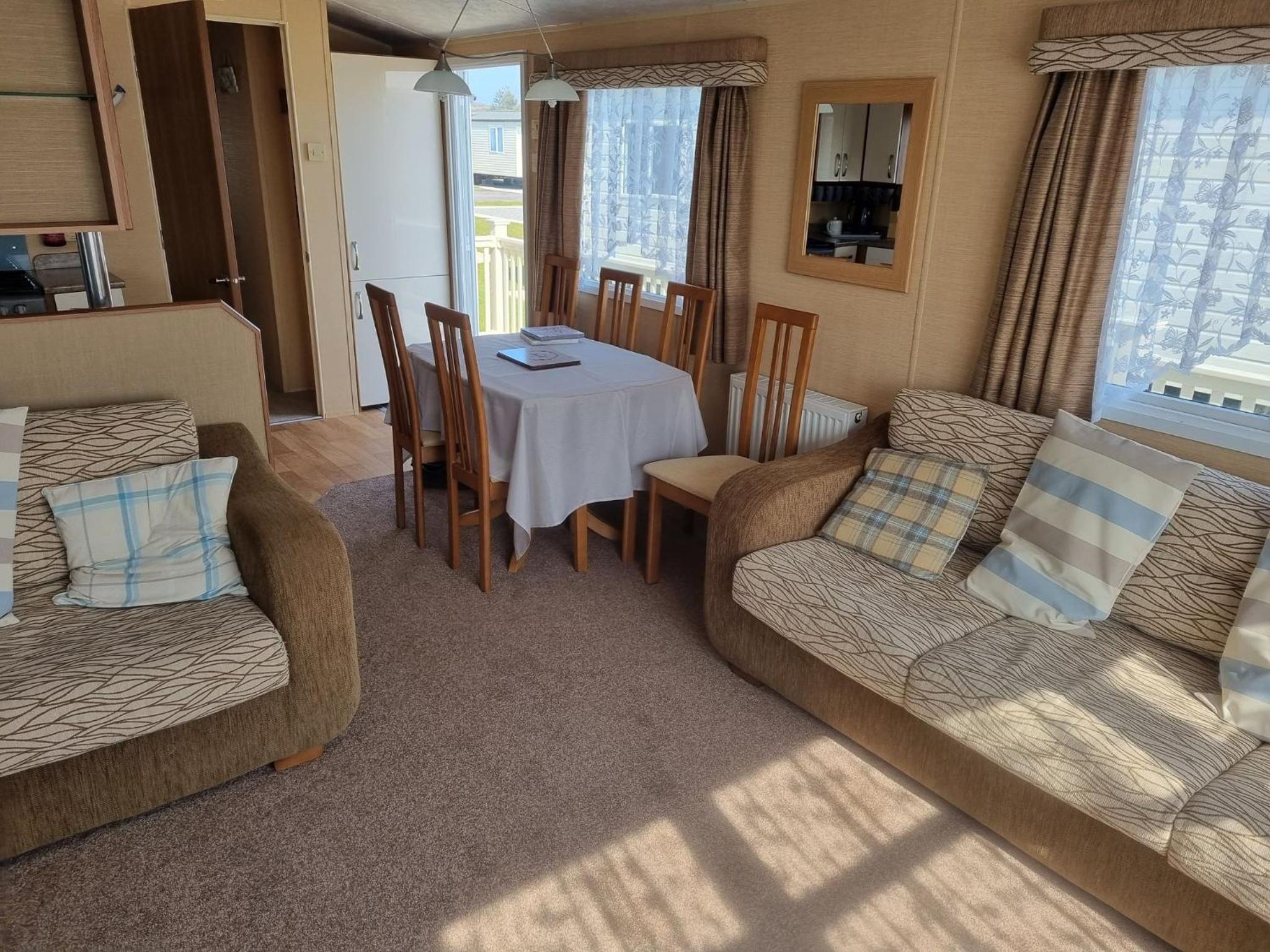 8 berth deluxe pg157 GOLDEN PALM CHAPEL ST LEONARDS PALM GROVE view 2