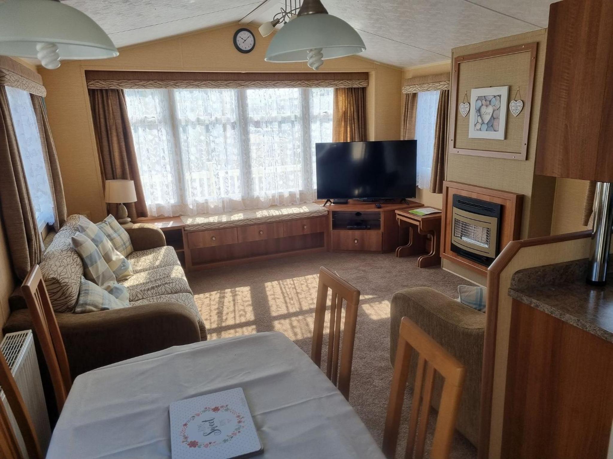 8 berth deluxe pg157 GOLDEN PALM CHAPEL ST LEONARDS PALM GROVE view 3