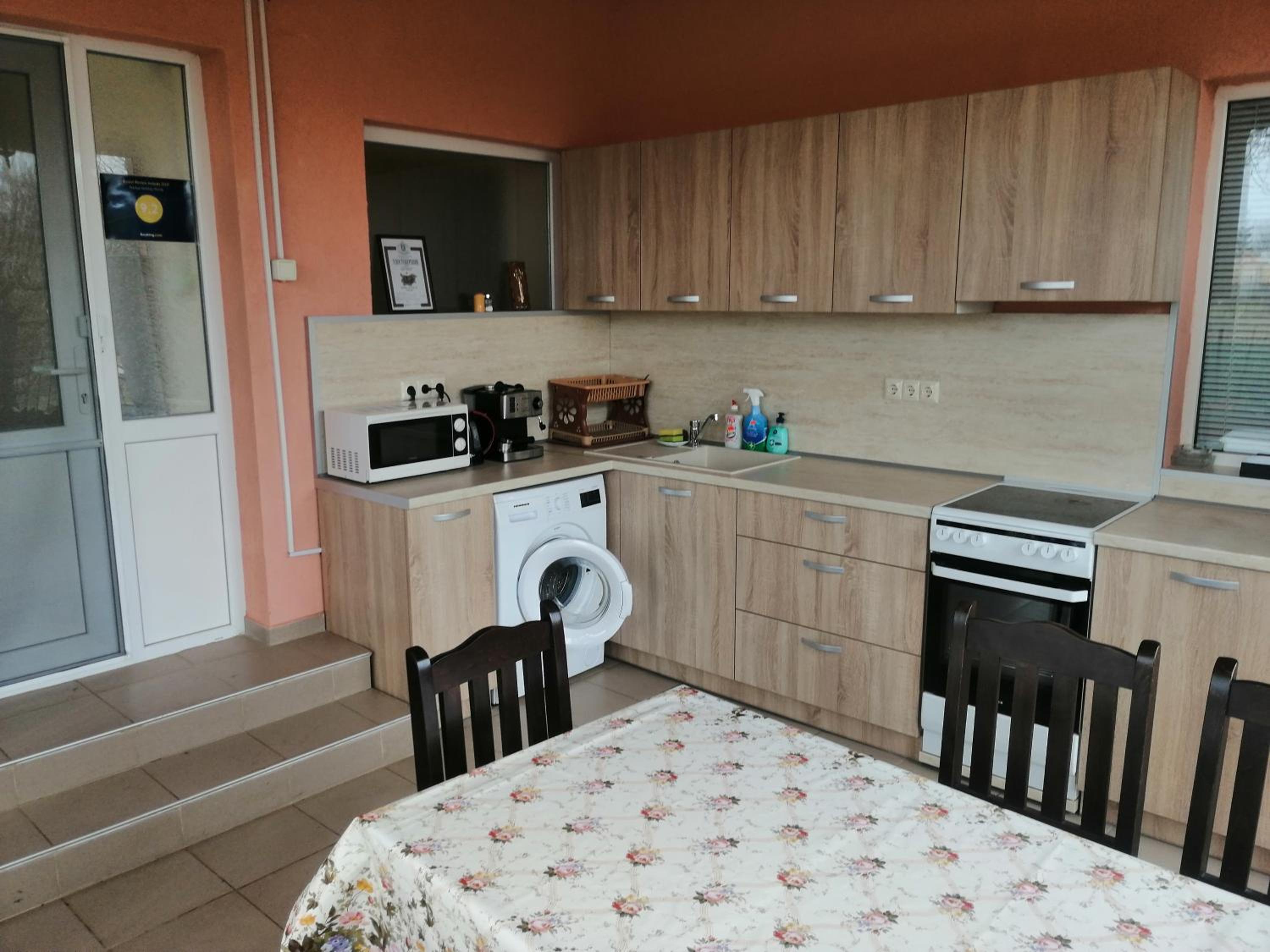 Nadya Holiday Home