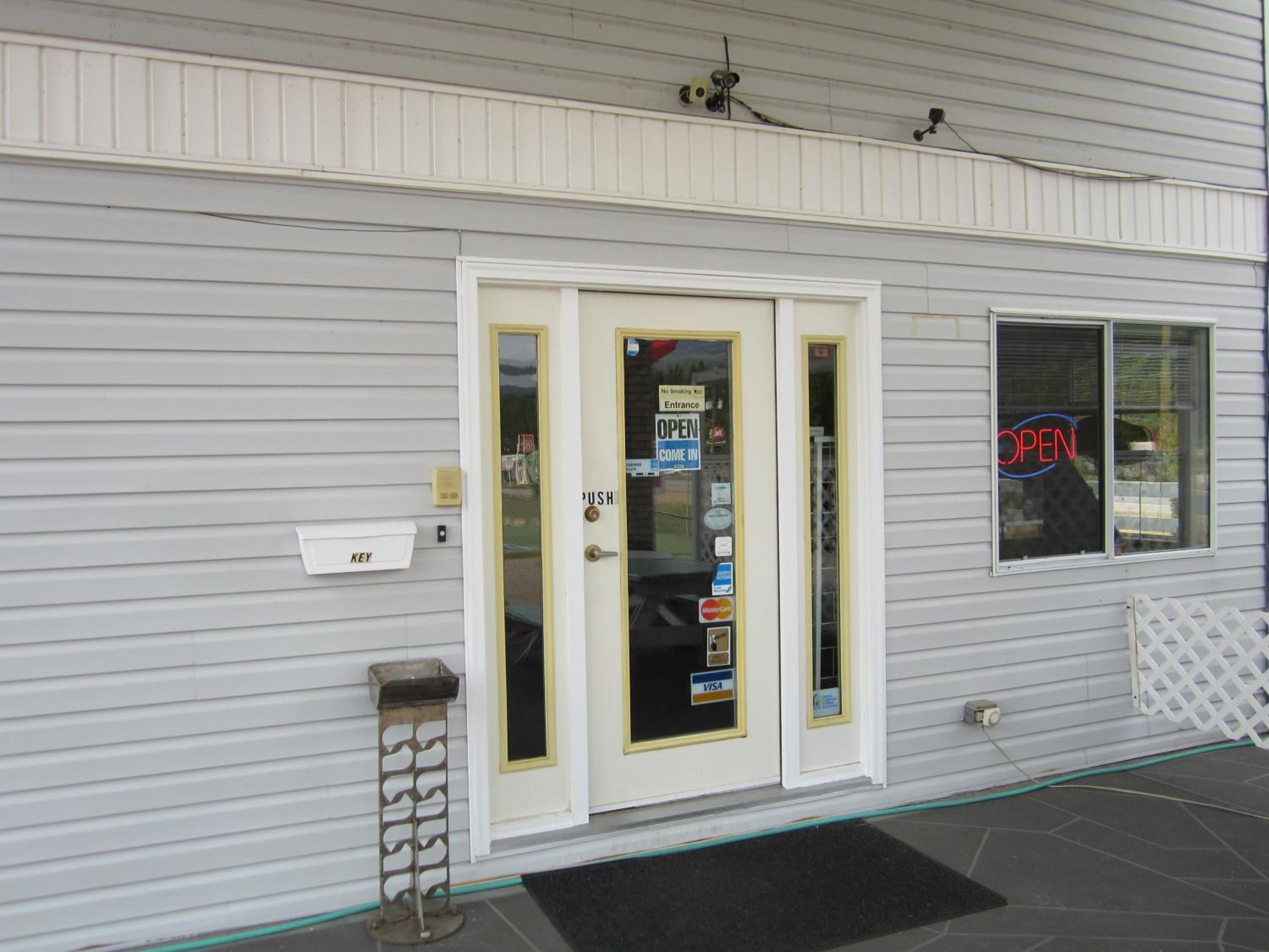 Super 8 by Wyndham Clearwater BC