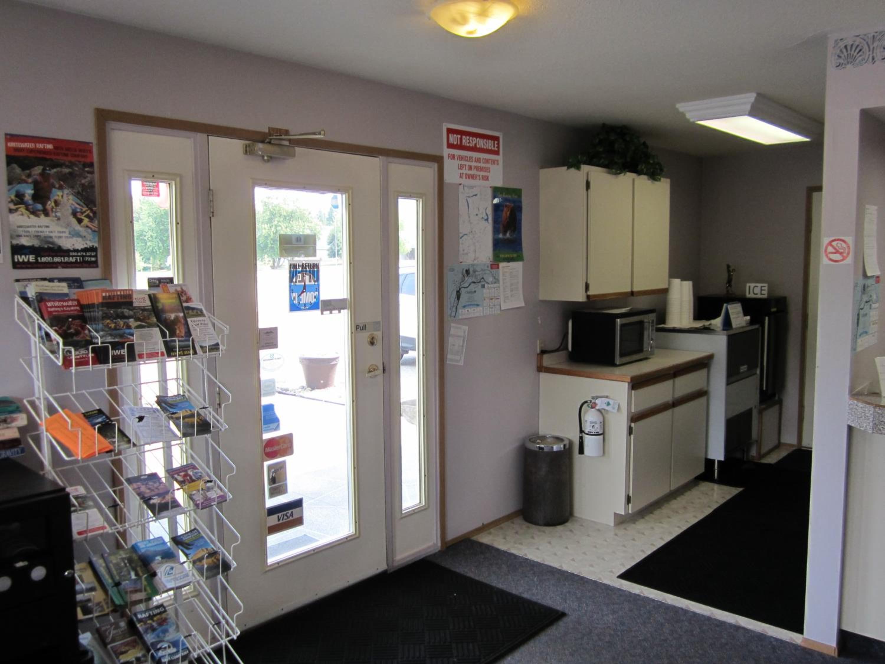 Super 8 by Wyndham Clearwater BC