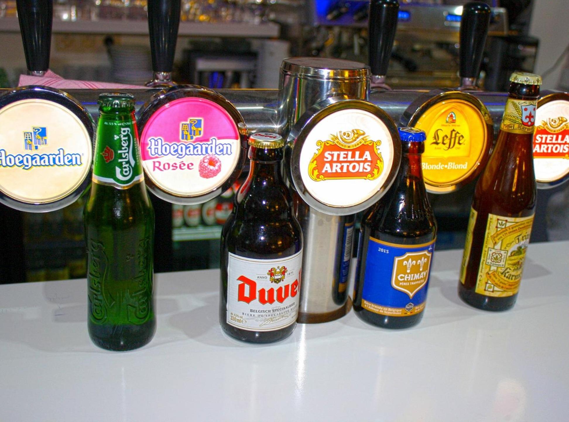Fly inn Hotel Lounge & Nezzo Restaurant