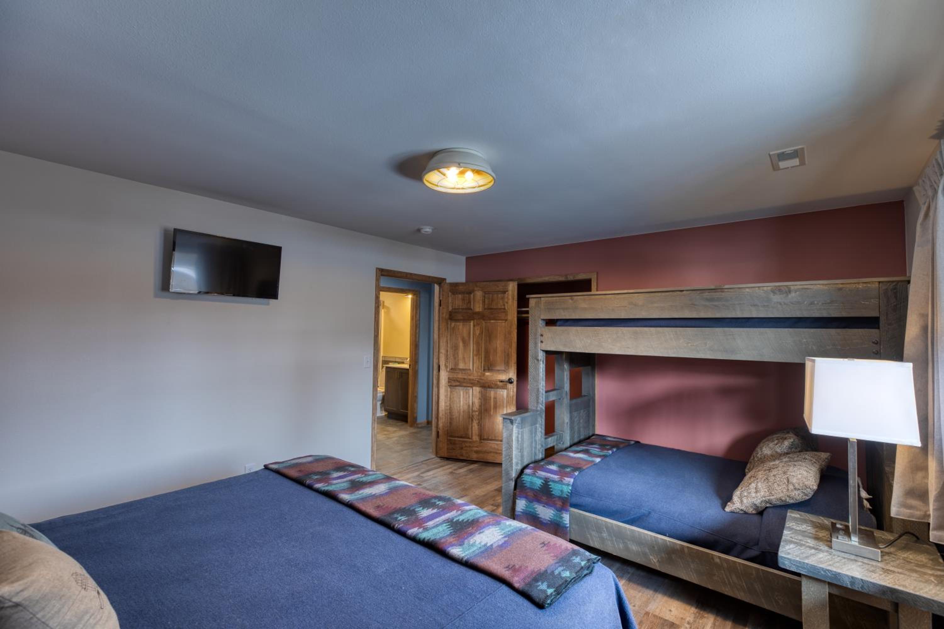 Lewis & Clark Resort