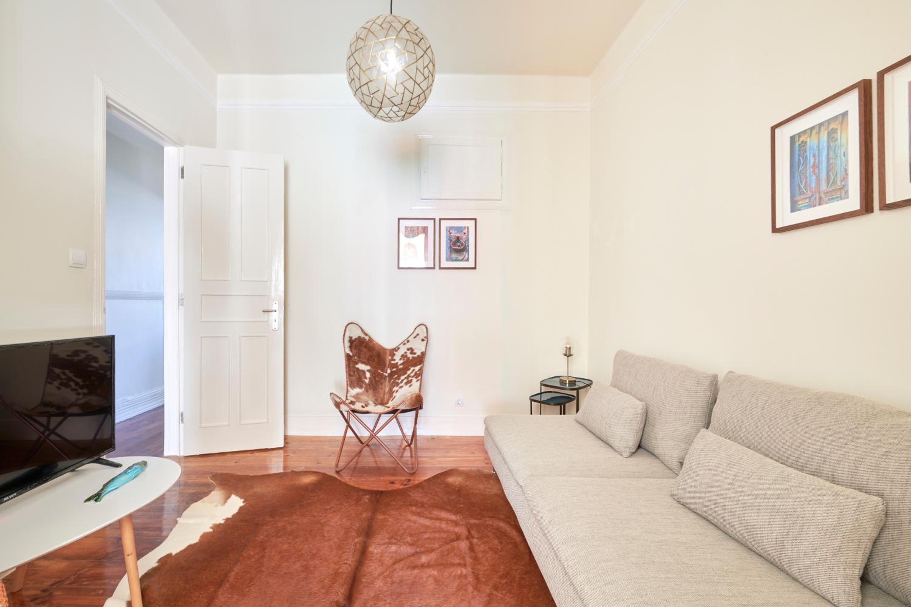 Quiet and Central 2BR APT, By TimeCooler photo 2