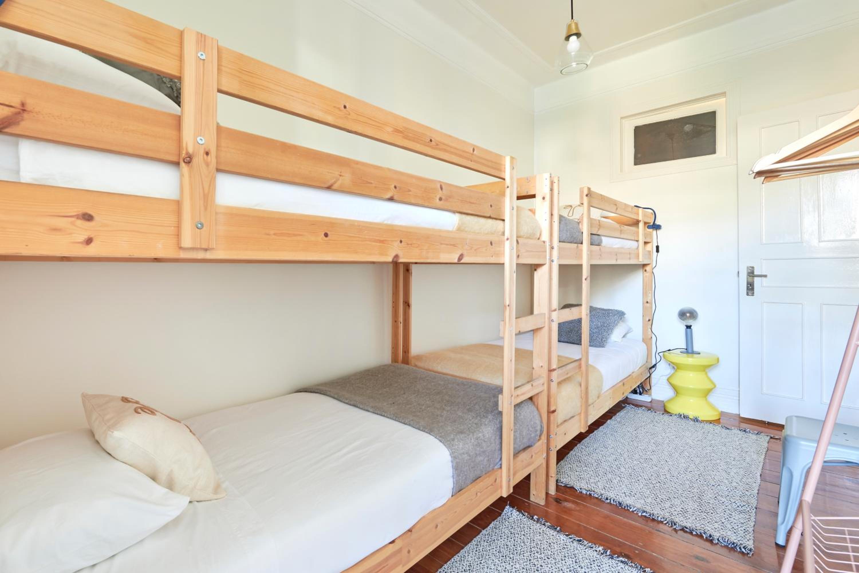 Quiet and Central 2BR APT, By TimeCooler