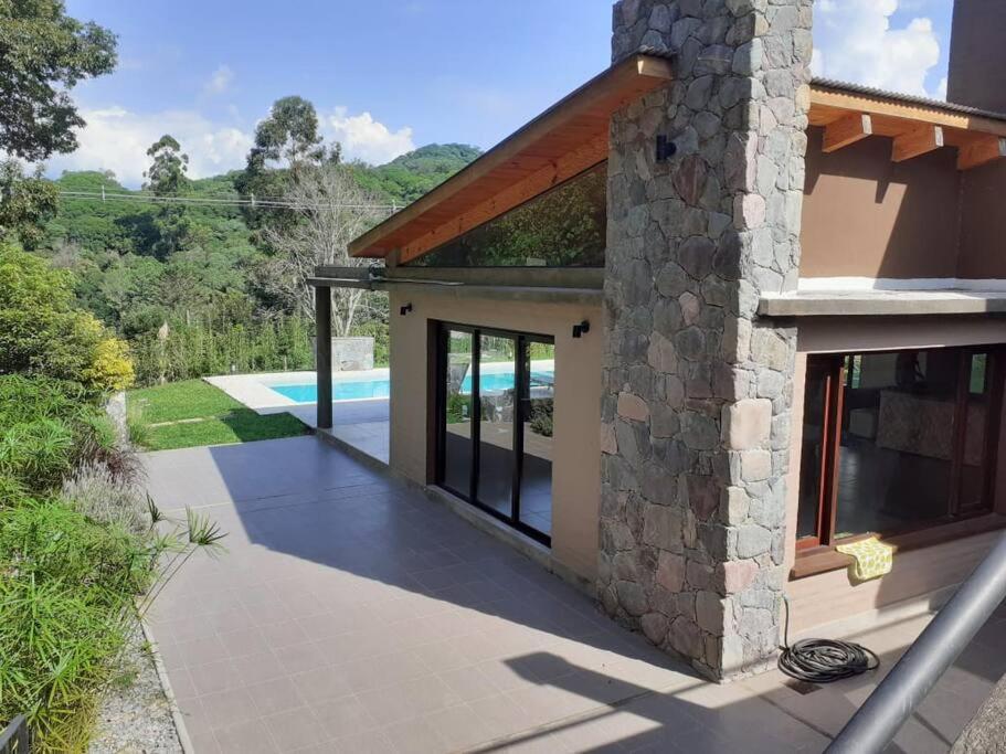 Hermosa casa con pileta asador patio de fuego