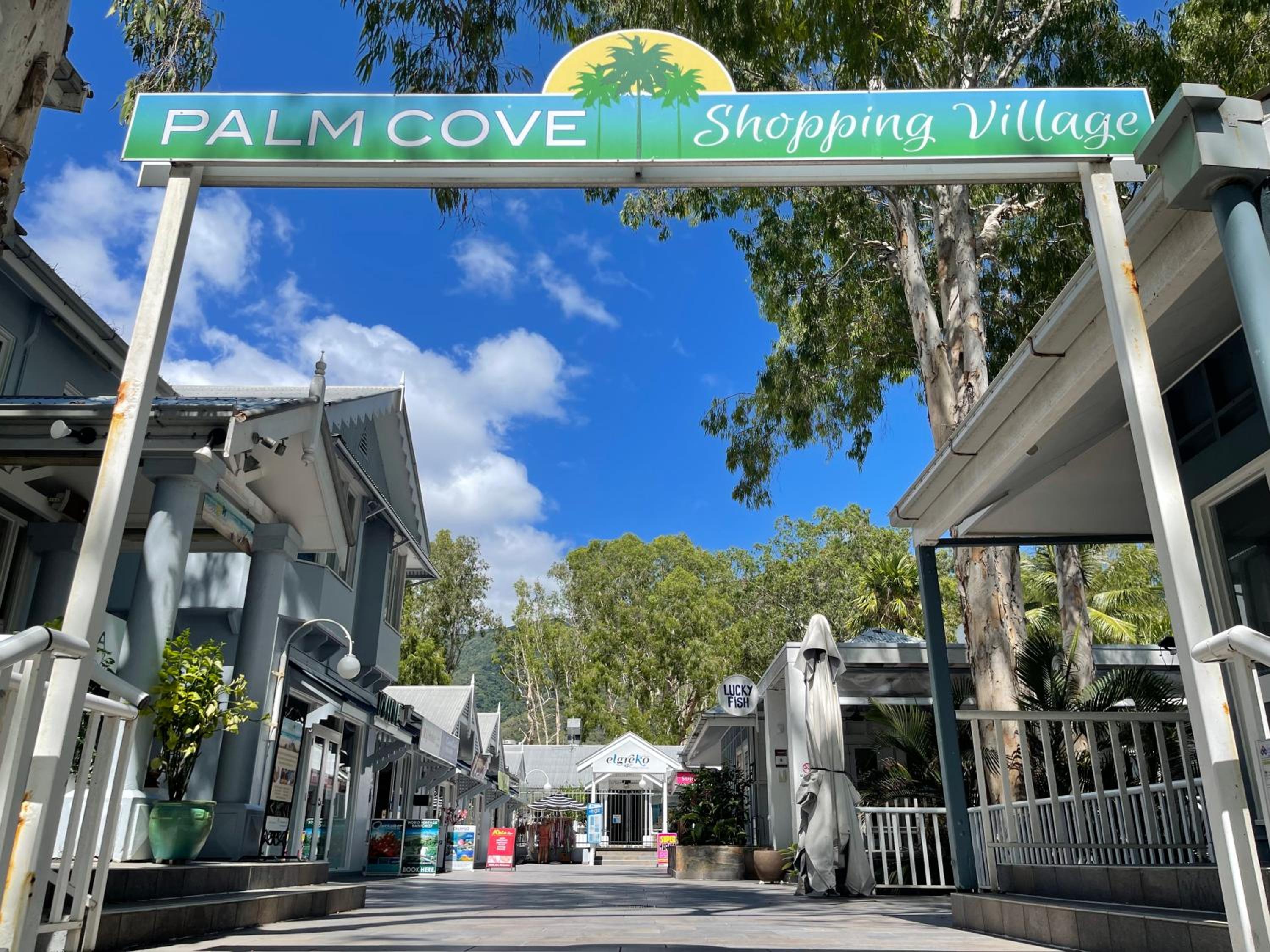 Sweet Creek Cottage, Palm Cove, 200m to Beach, Heated Pool, Pets
