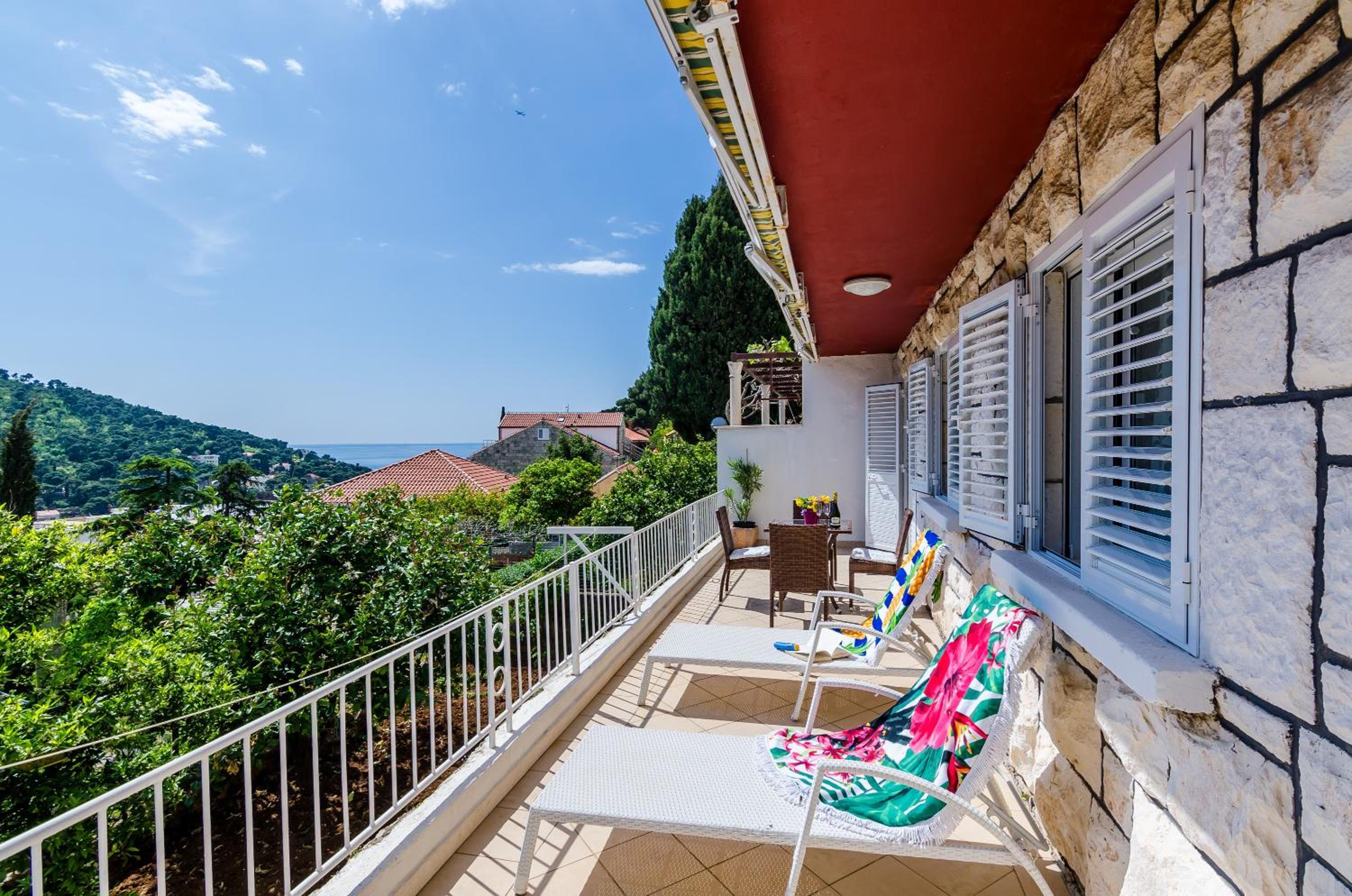 Beautiful Sea View Apartments