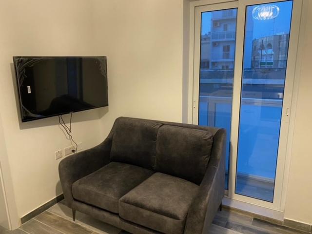 One beautiful bedroom flat in pieta view 2