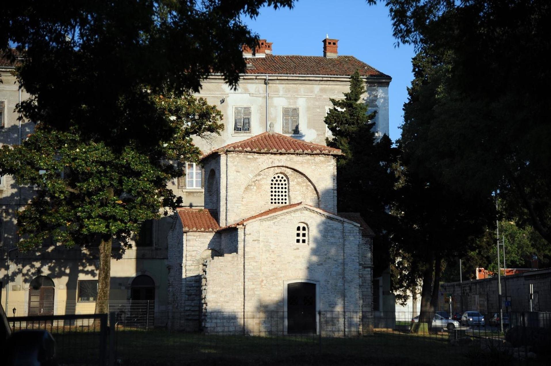 Photo 12