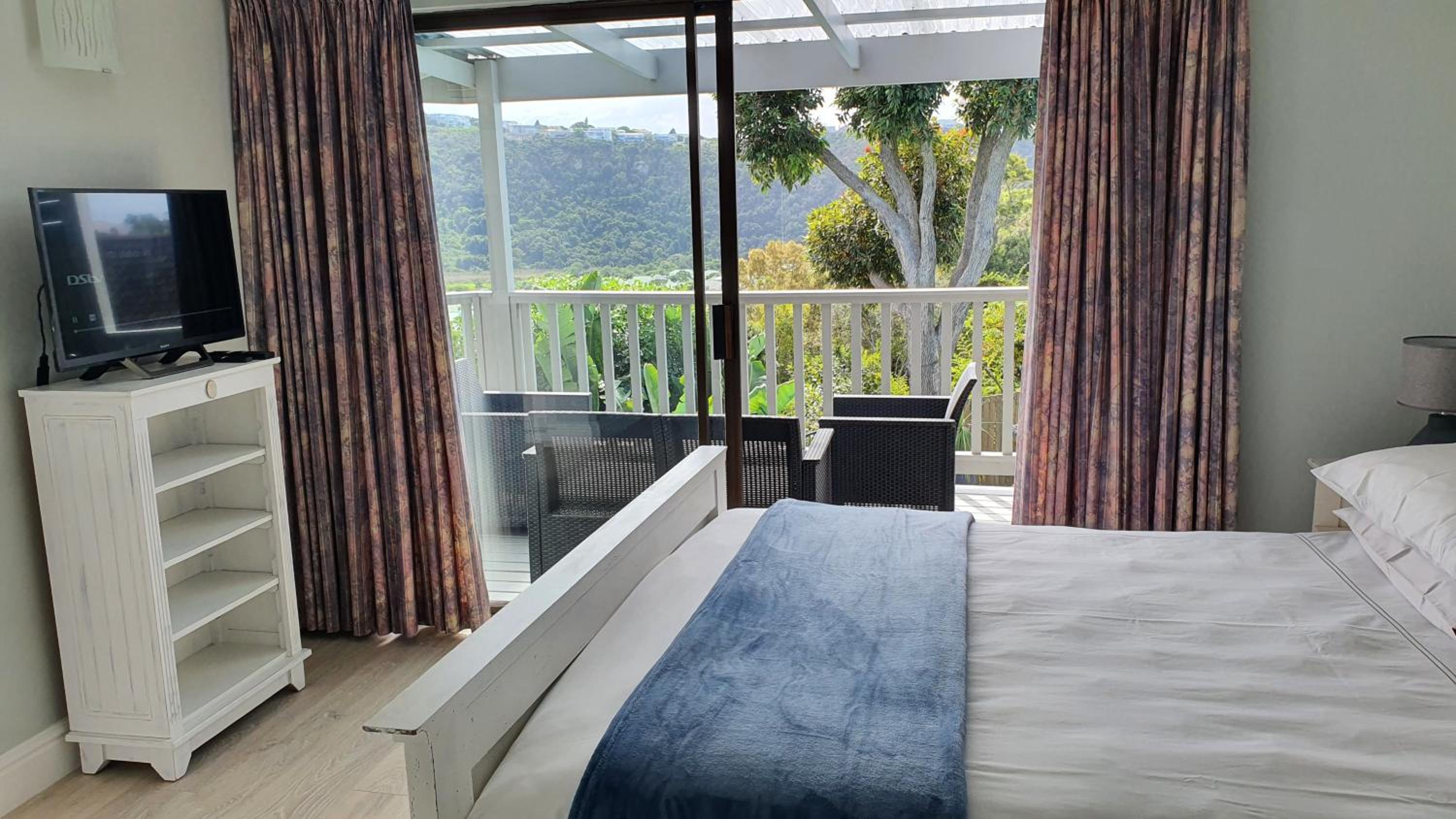 Modern Solar powered 1 bed studio apartment with amazing views view 2