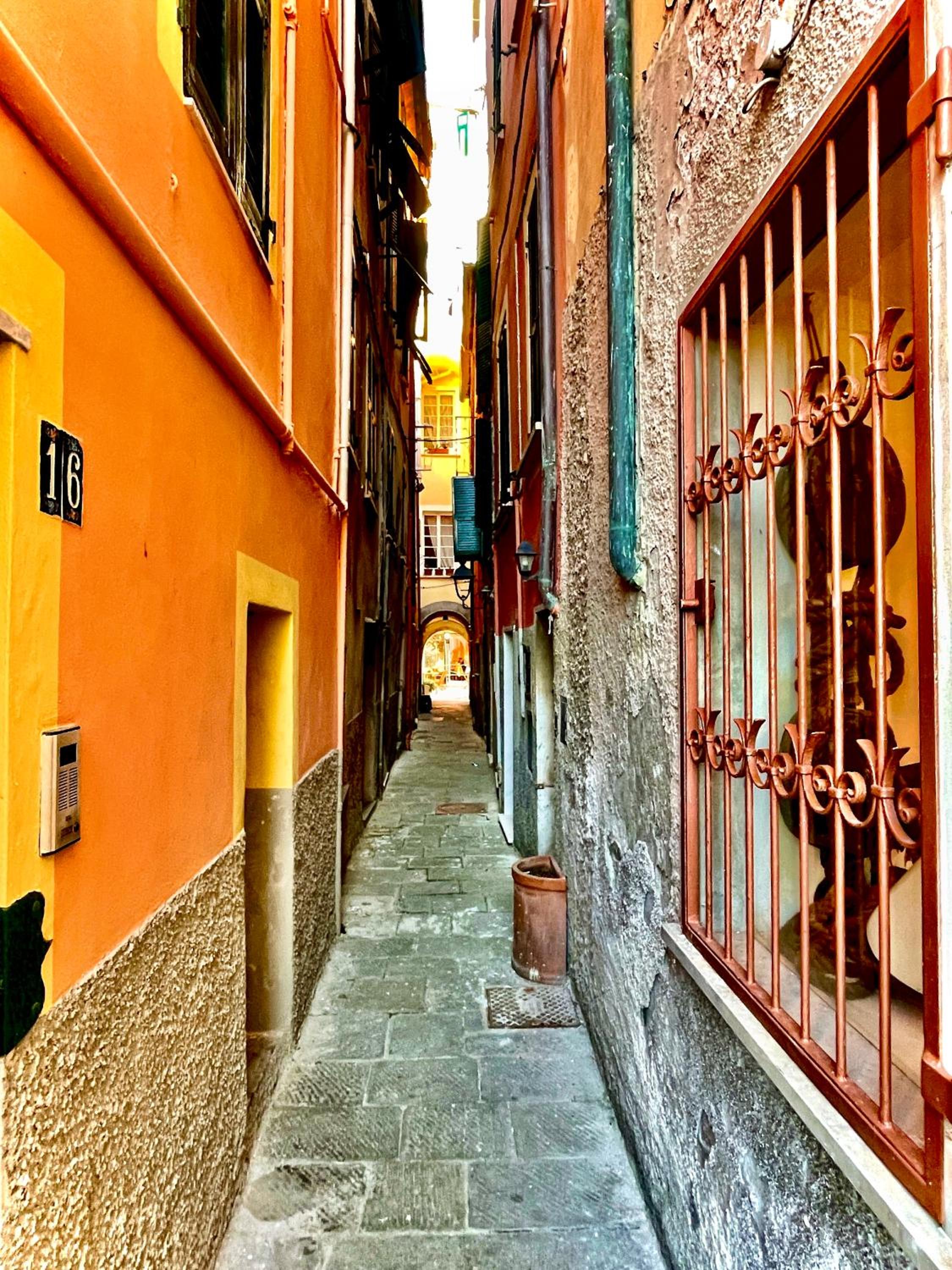 L'Angolo dei Poeti (The Poets' Corner) view 2