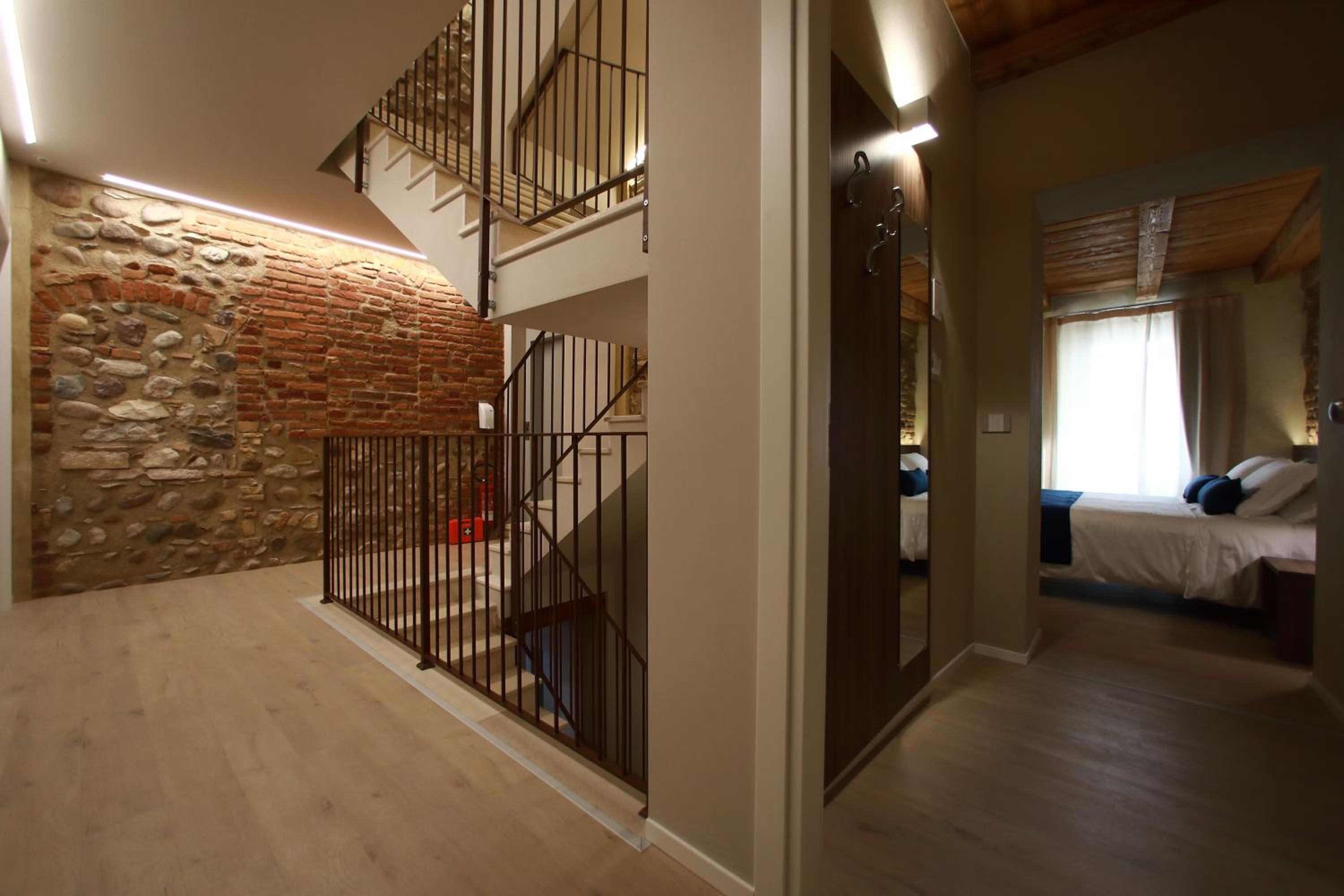 Photo 42
