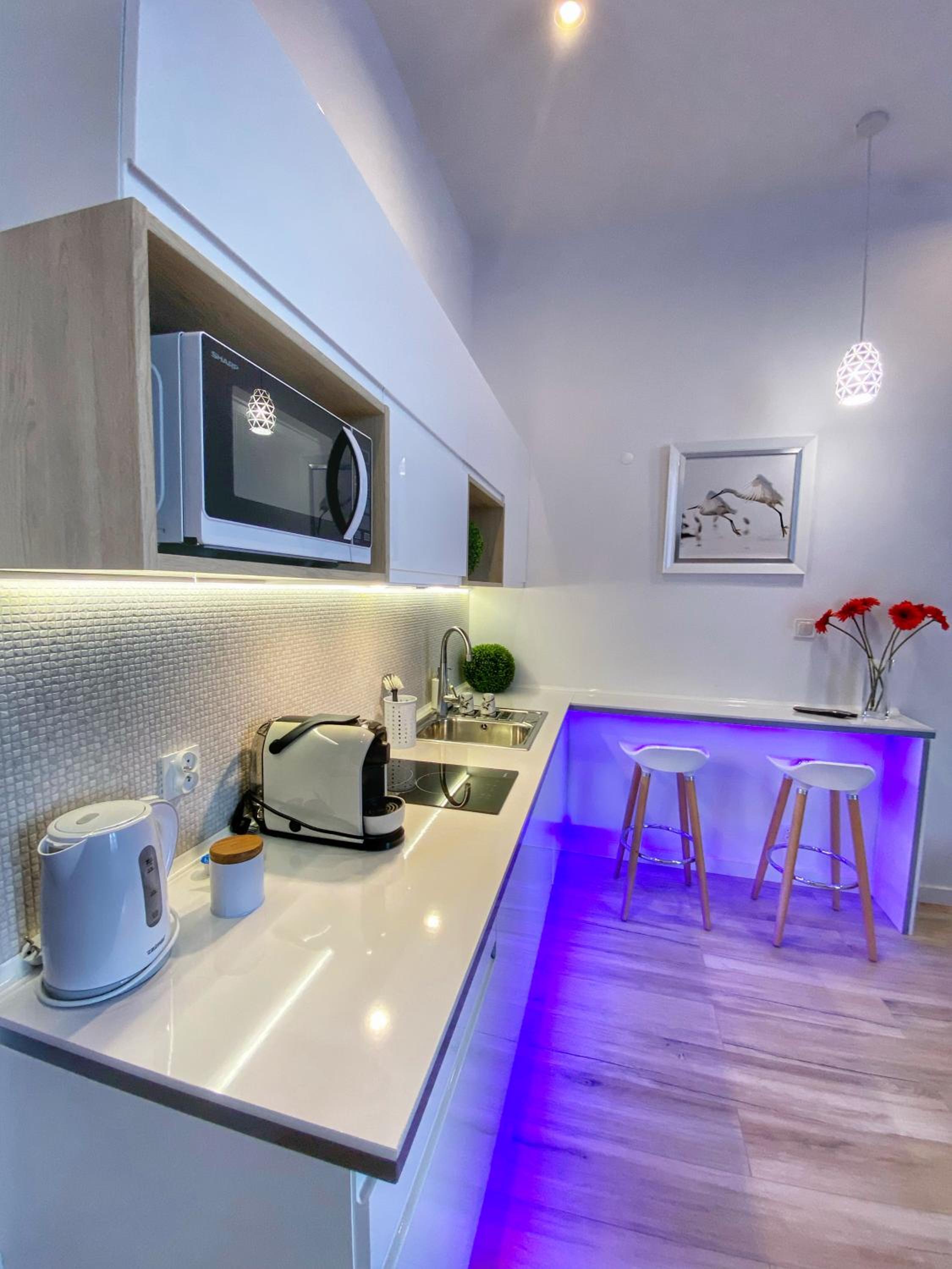 Apartament biały z jacuzzi view 4