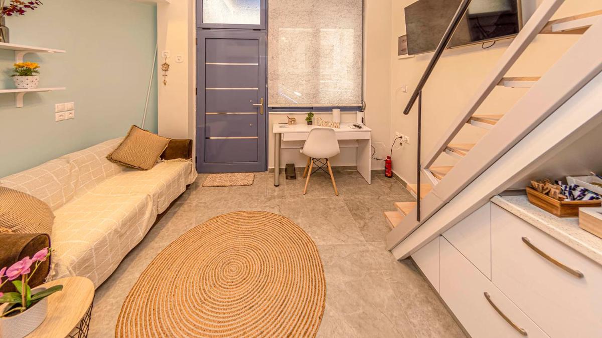 A unique loft studio photo 4