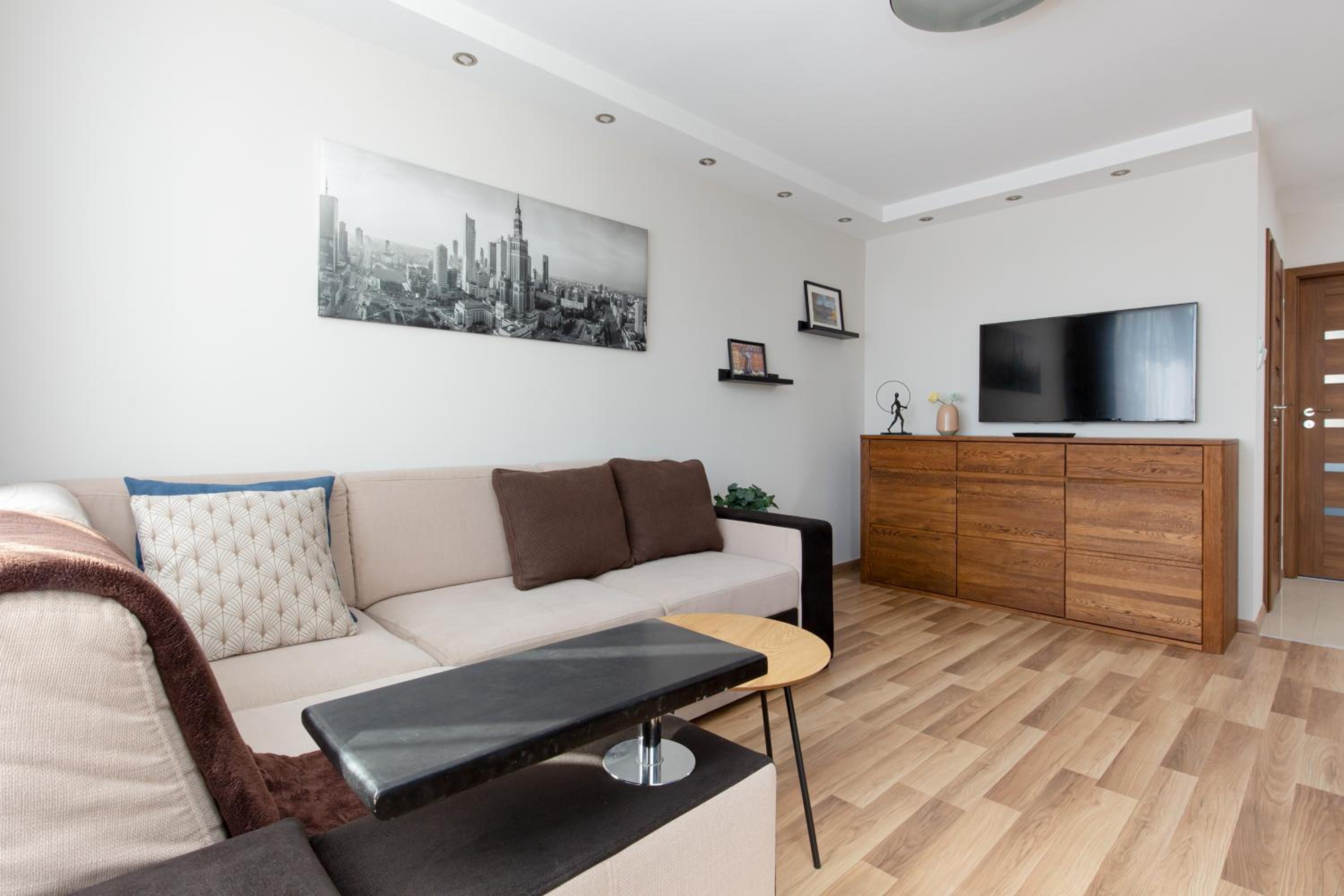 Family Apartment Saska Kępa by Renters view 5