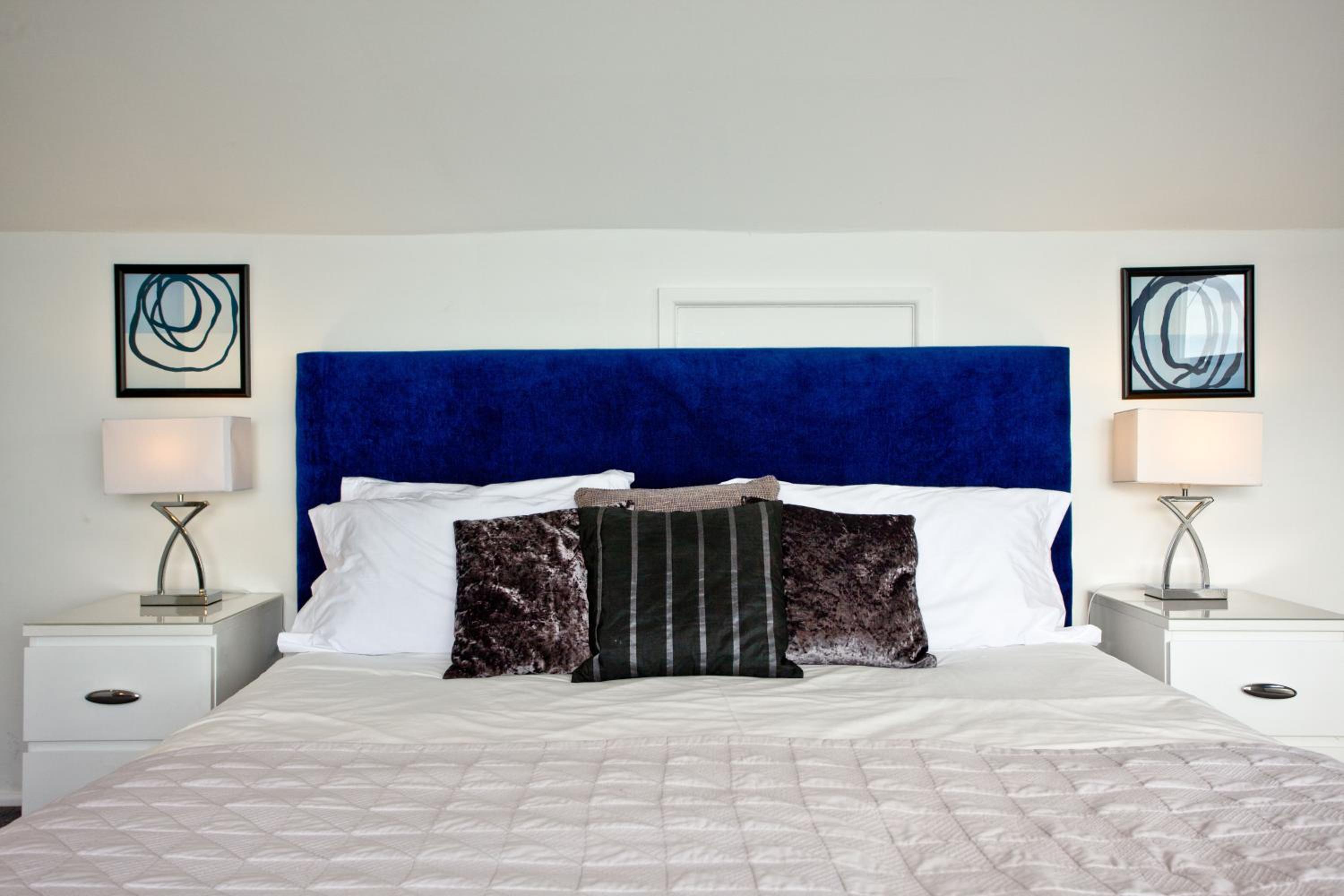 Spindrift - Hot Tub - Free WiFi - Free Parking - Pet Friendly view 2