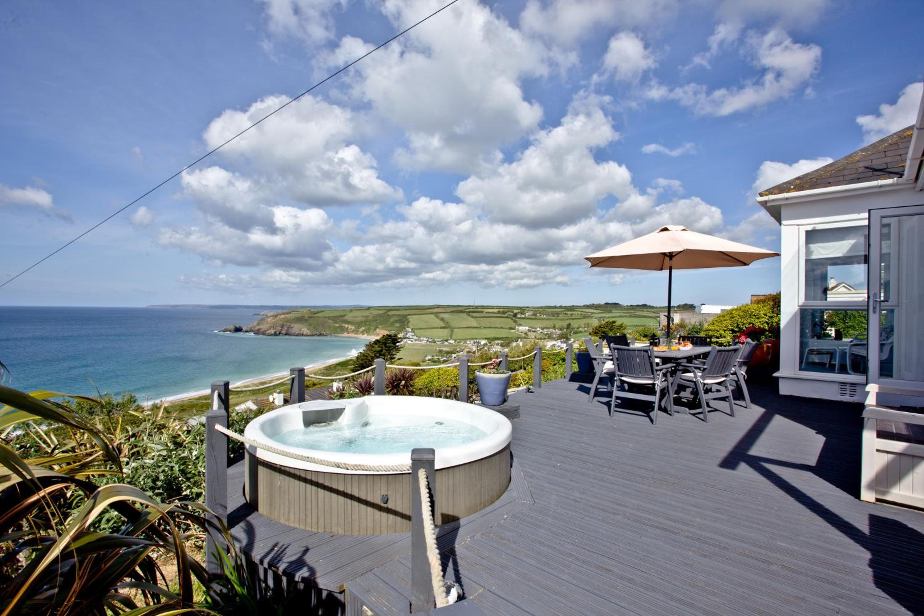 Spindrift - Hot Tub - Free WiFi - Free Parking - Pet Friendly view 3