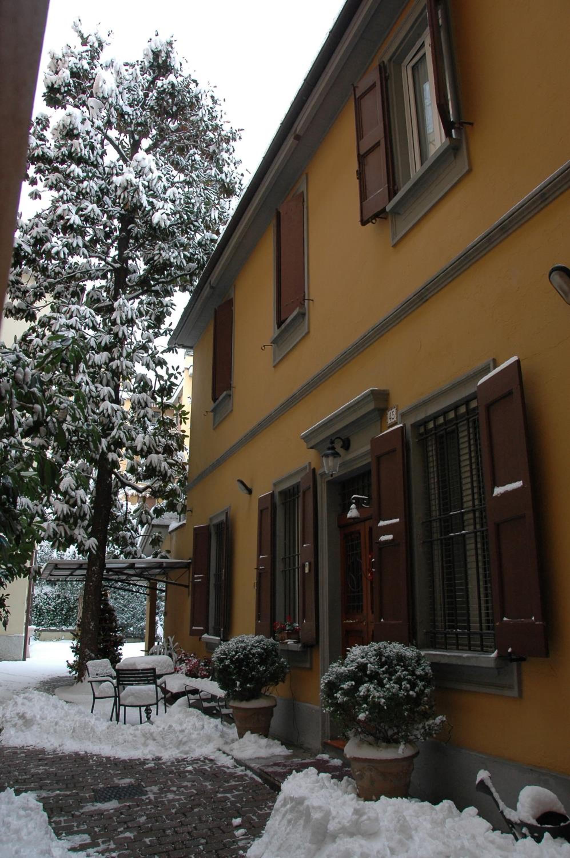 Photo 12