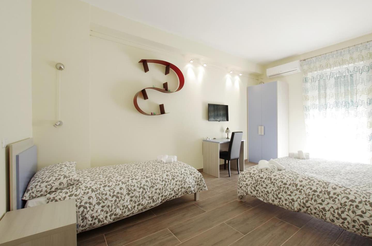 Homesuitehome