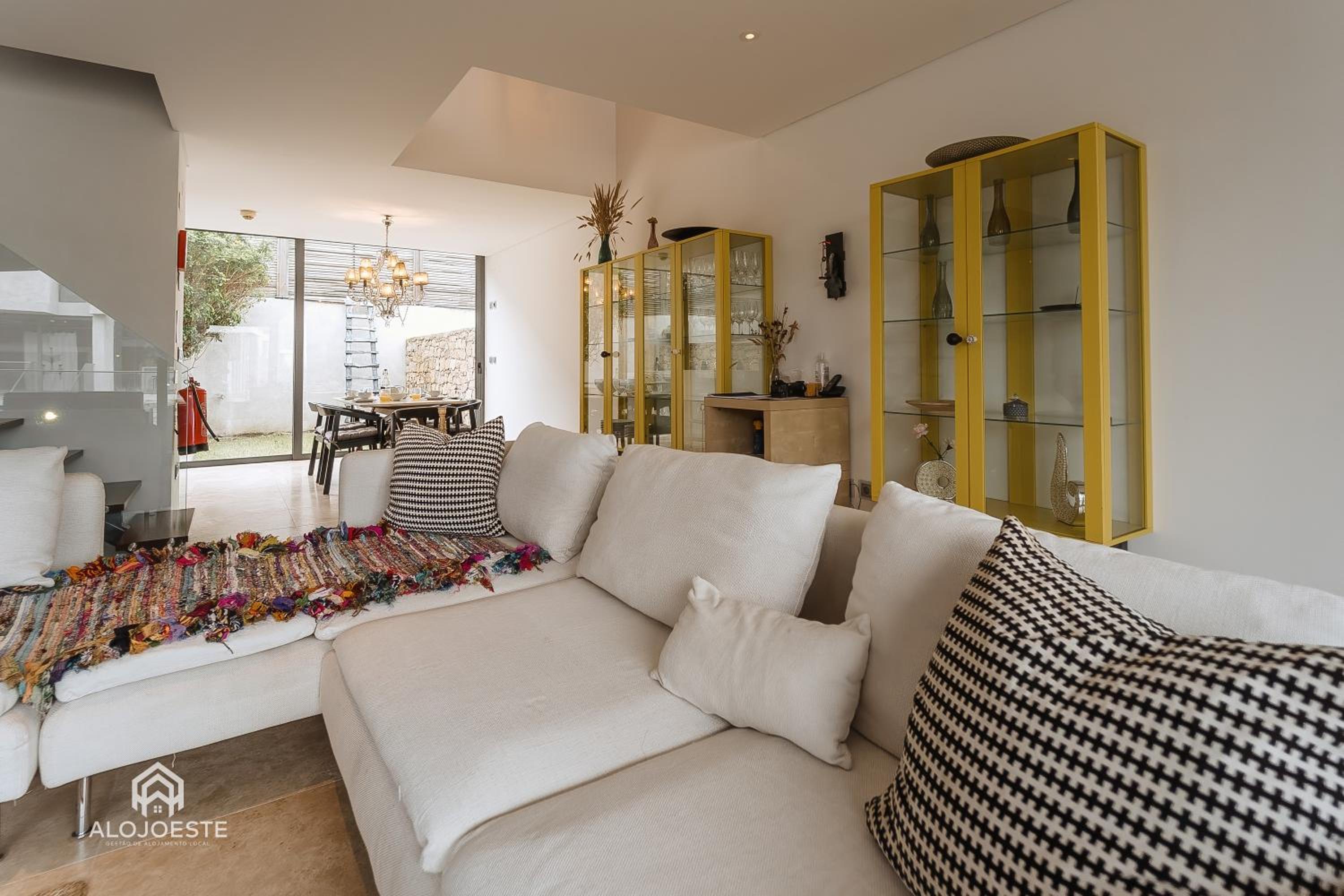 Quaint & Chic Seaside Villa view 4