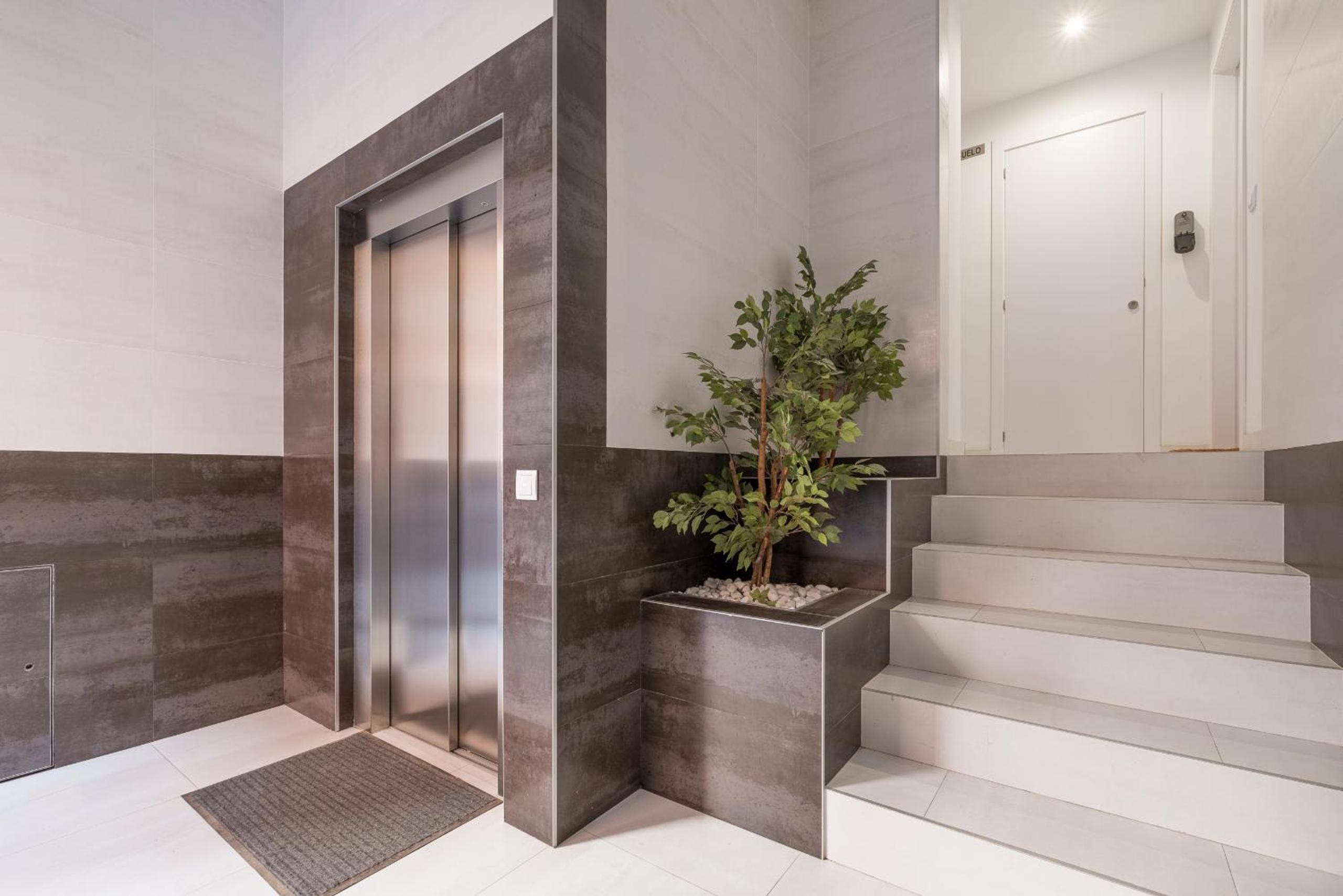 Apartamento moderno y elegante en Valencia — recepcion & lobby