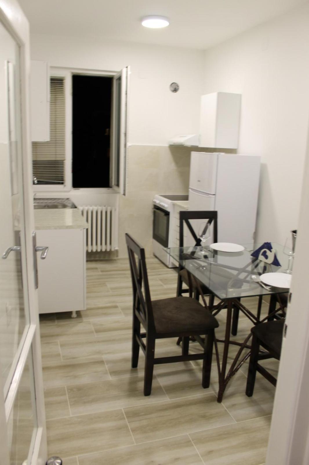 Apartment 51 - Bright, spacious, lux 1 bedroom in the city center - Stari grad view 5