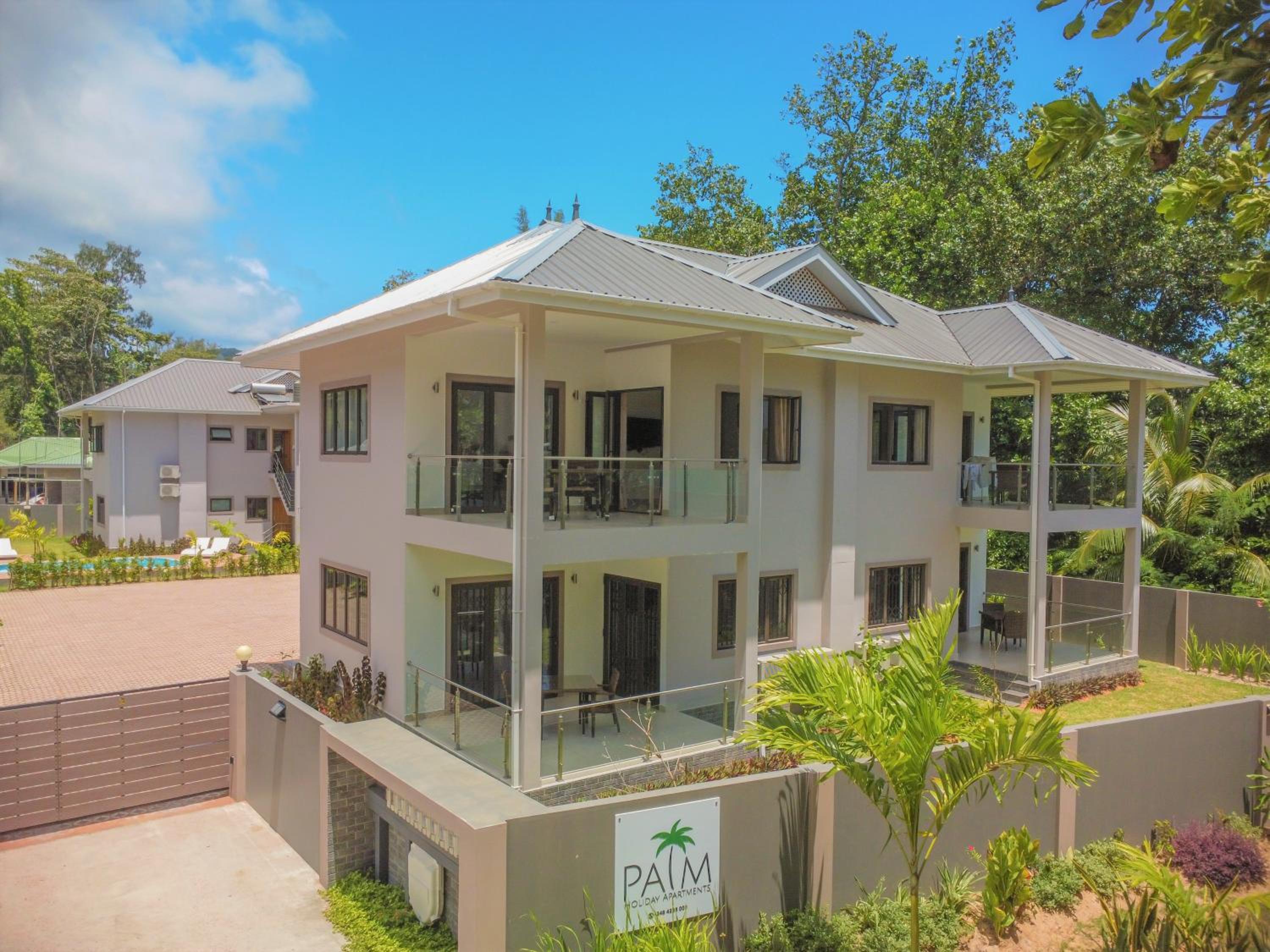 Palm Holiday Apartments photo 3