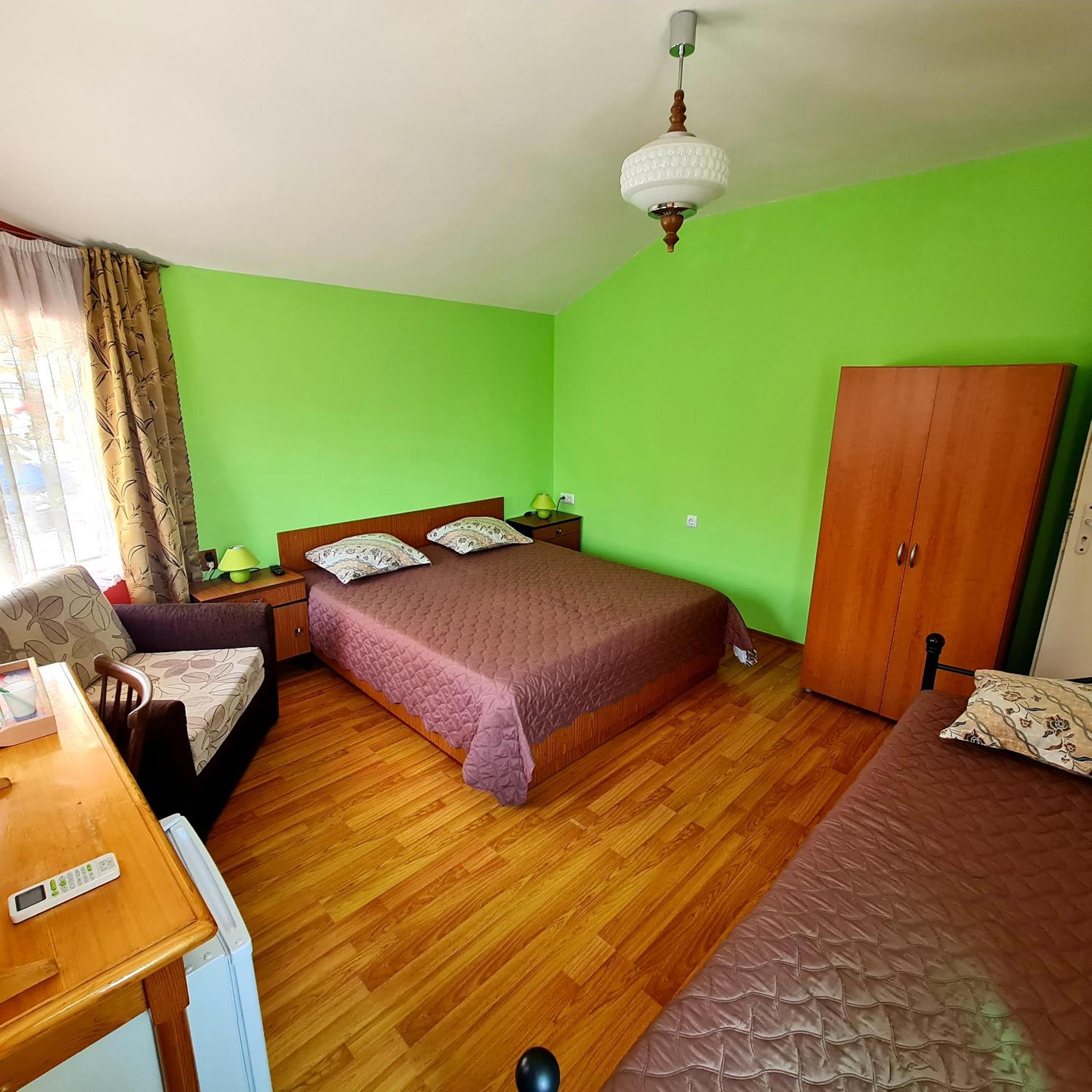 Fema Guest House