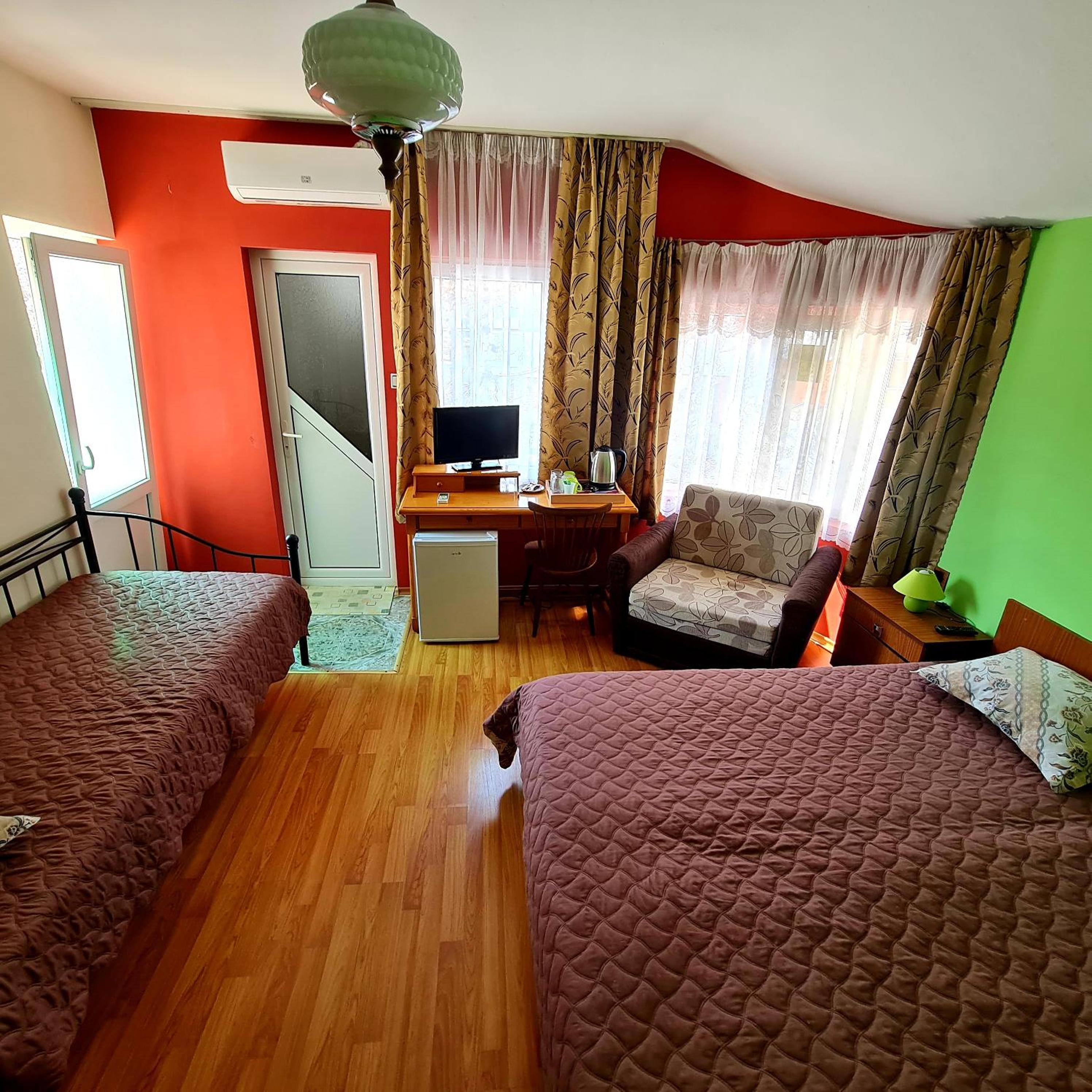 Fema Guest House