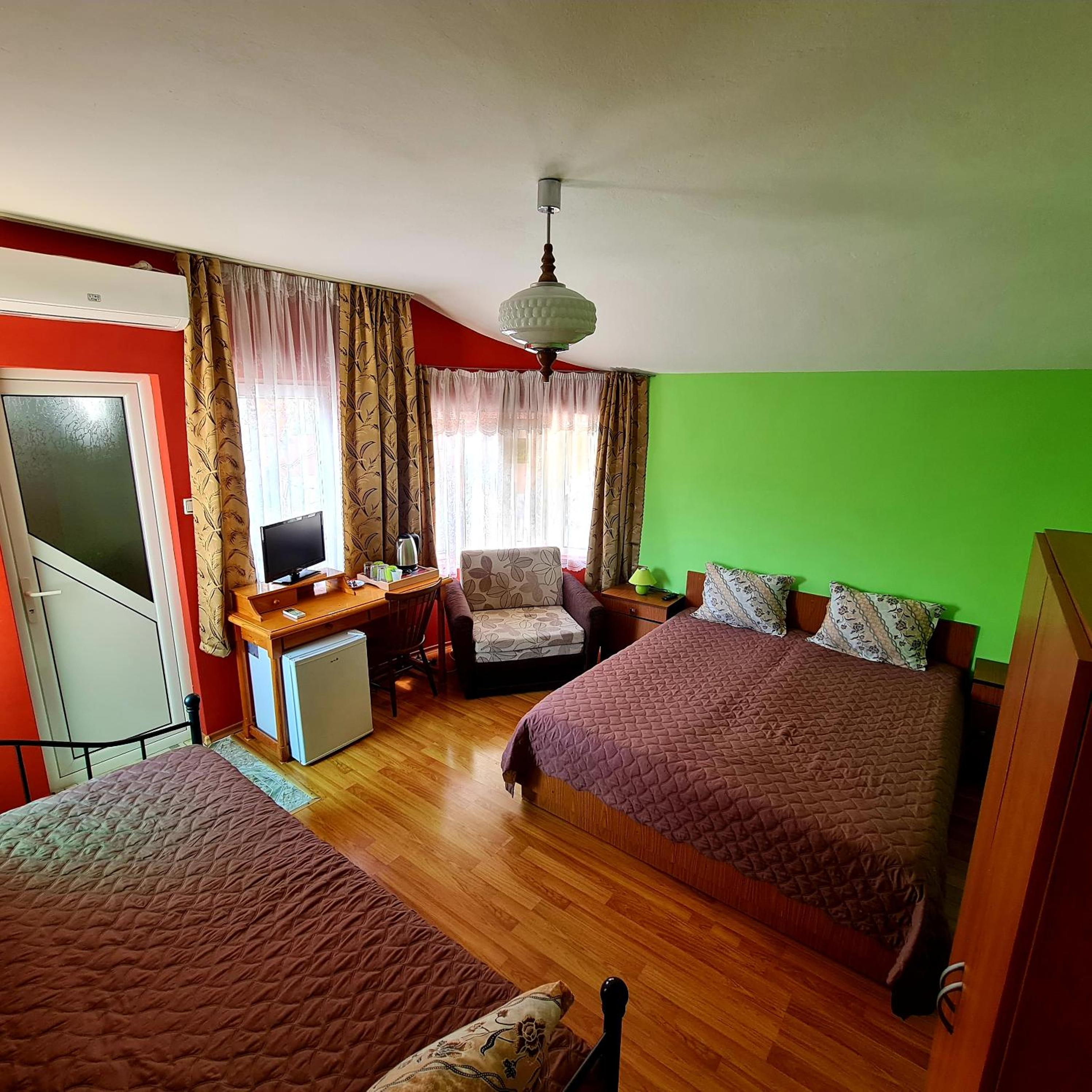 Fema Guest House