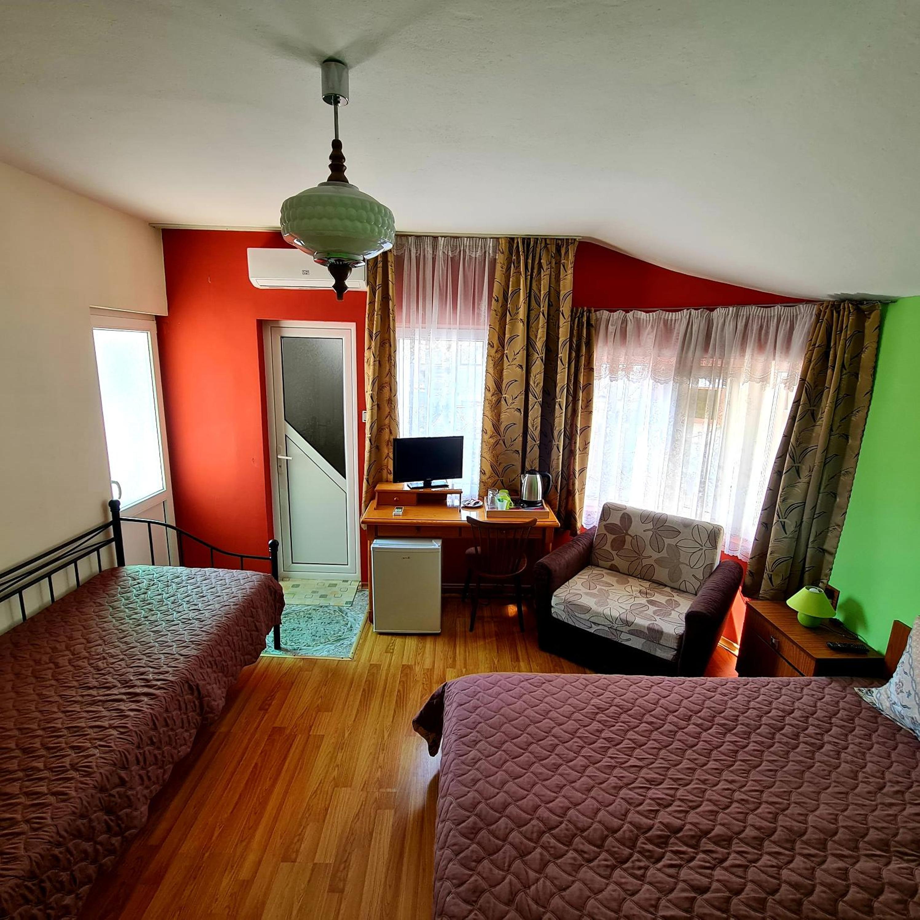 Fema Guest House