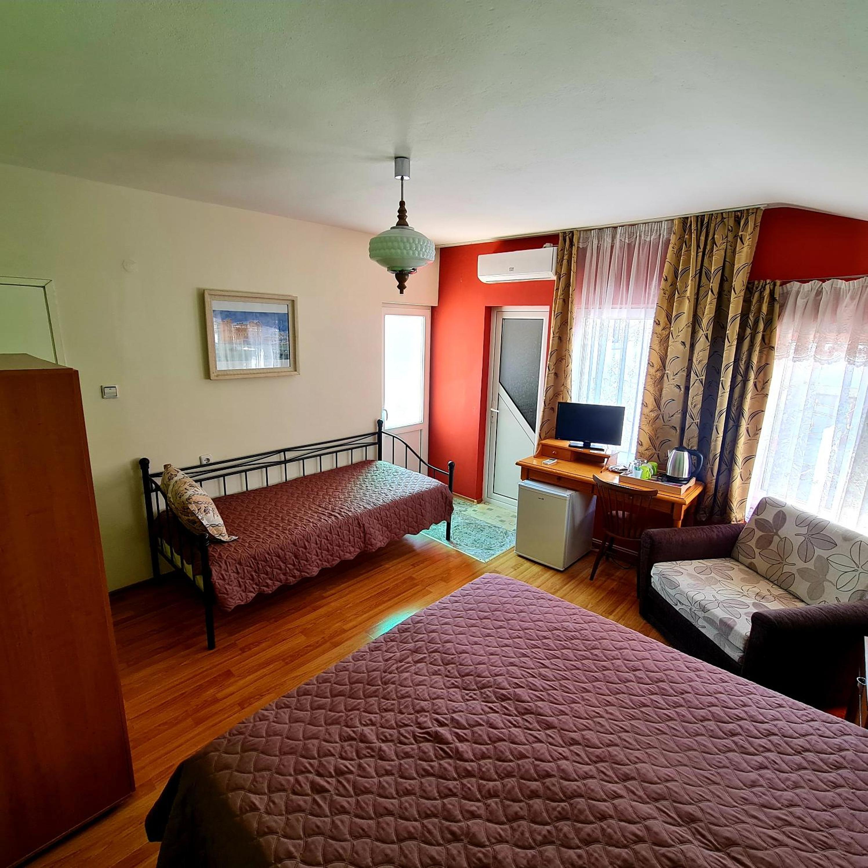 Fema Guest House