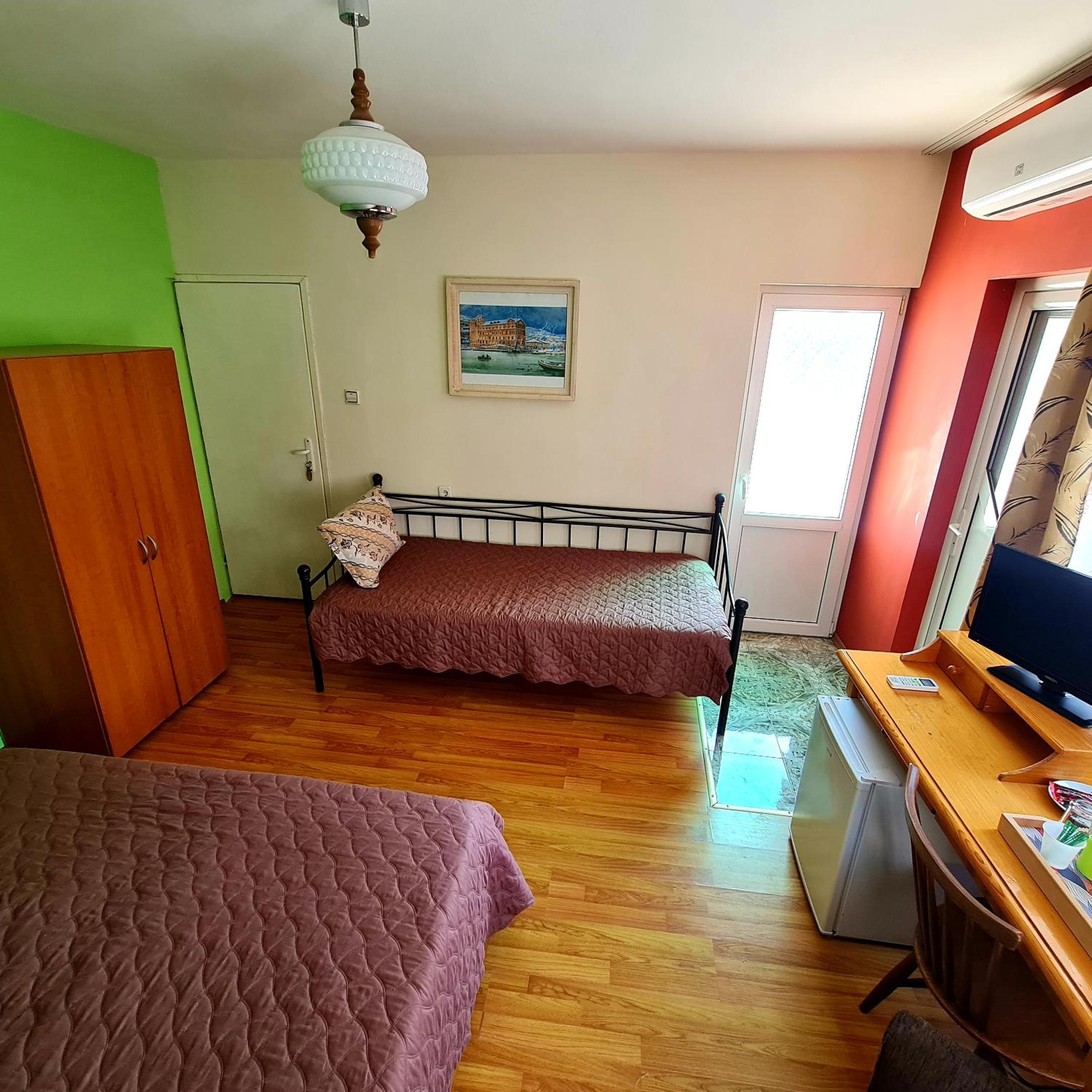 Fema Guest House