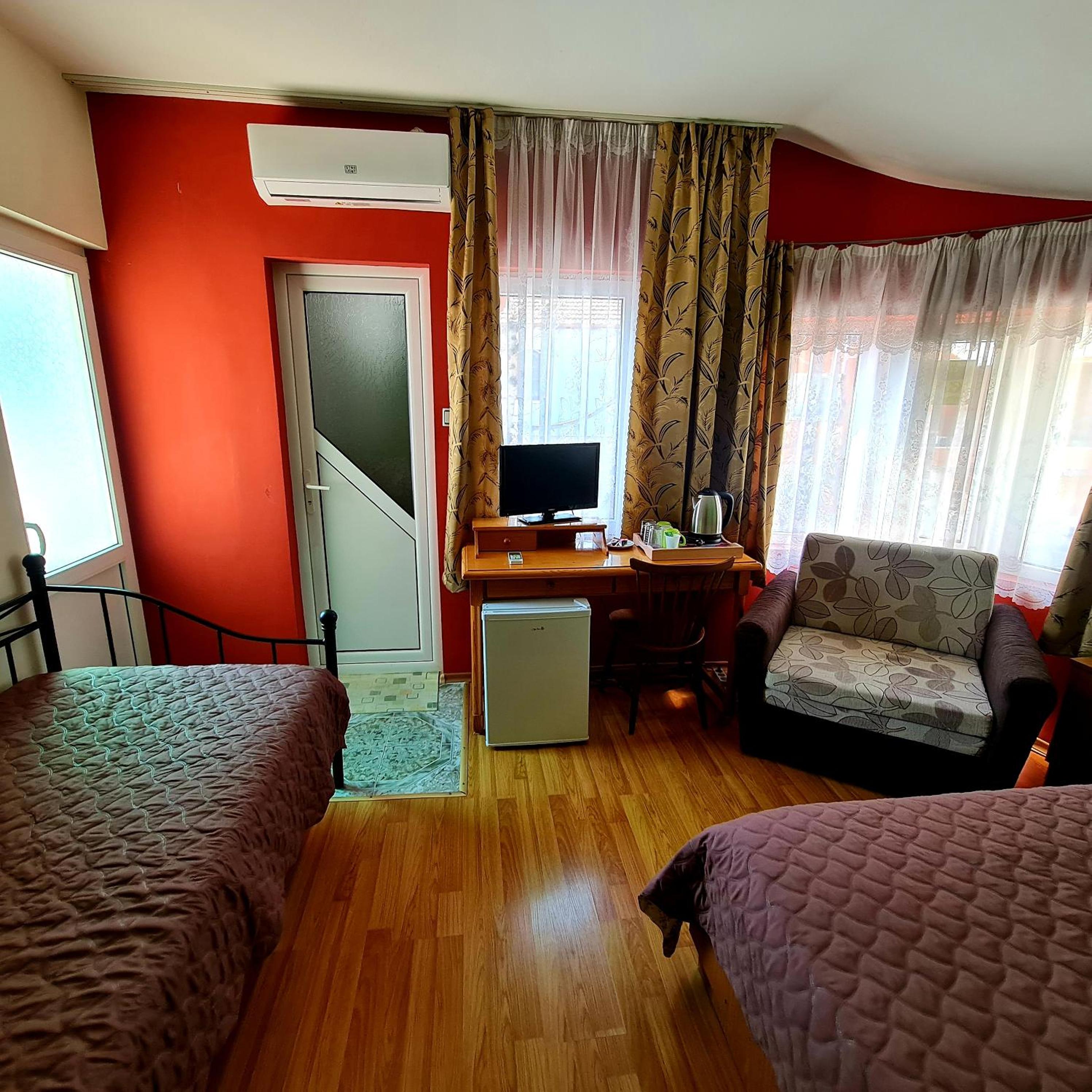 Fema Guest House