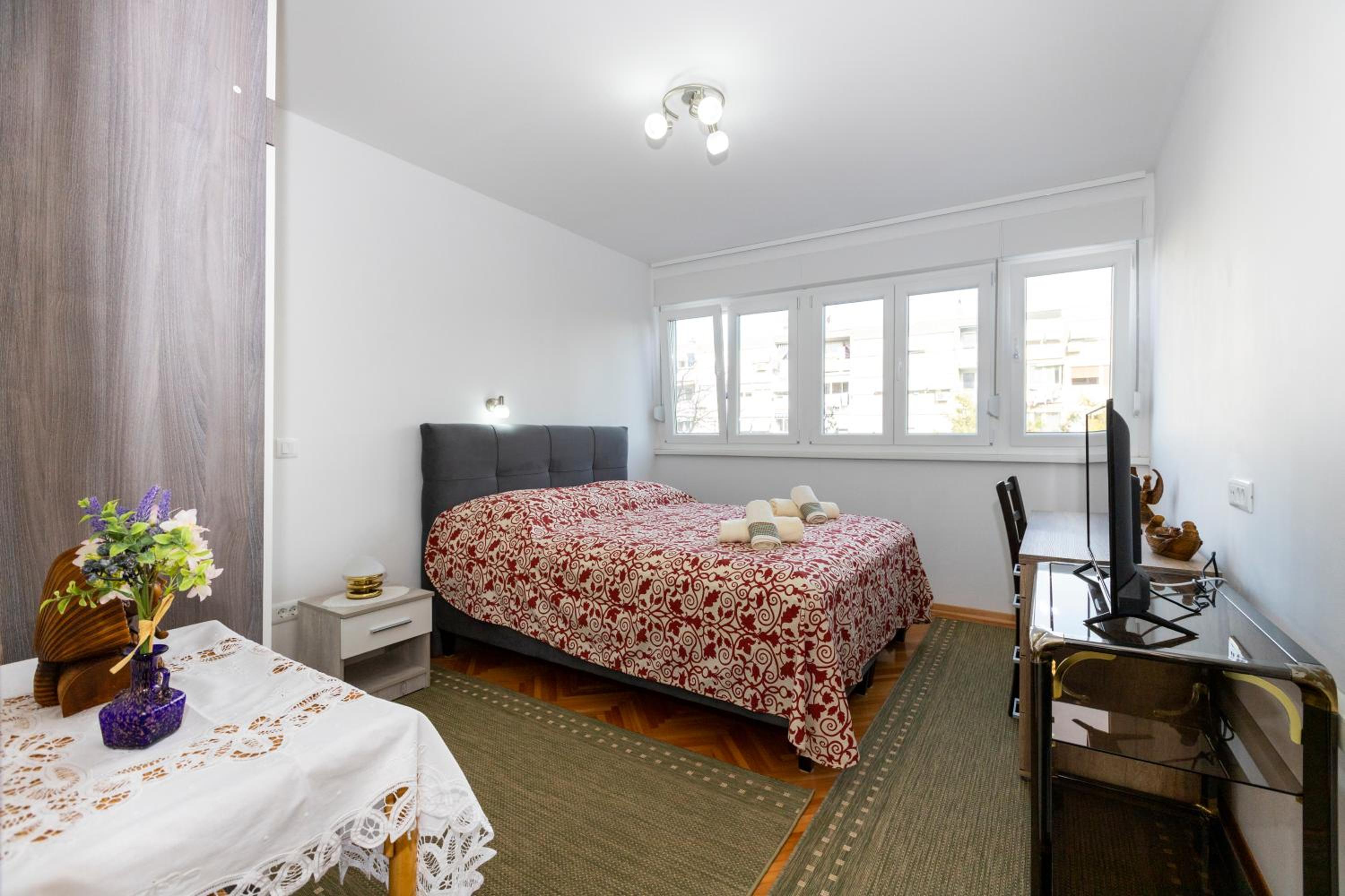 Photo 6
