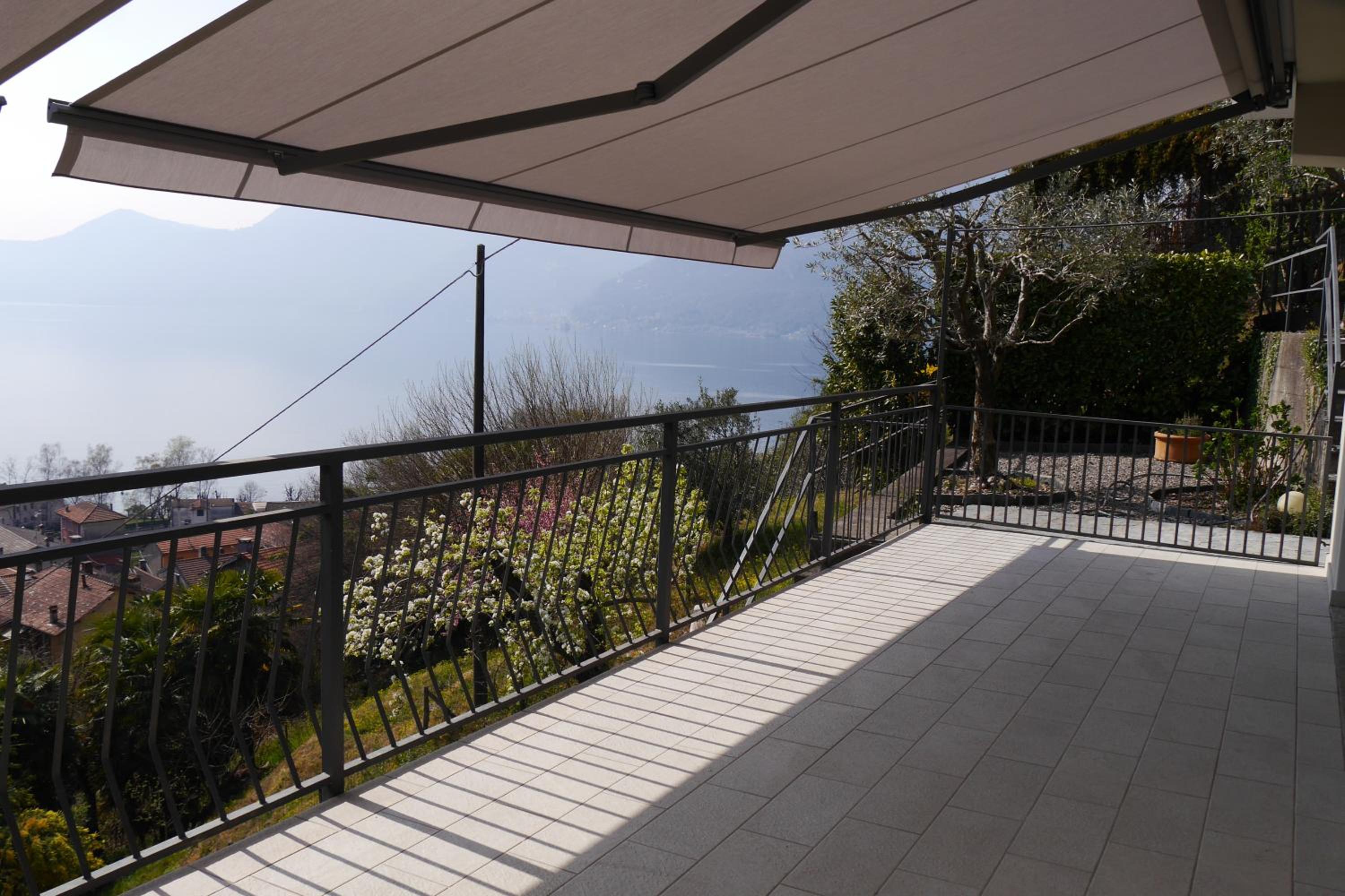 Casa Colmegna mit traumhaften See- und Bergblick view 3