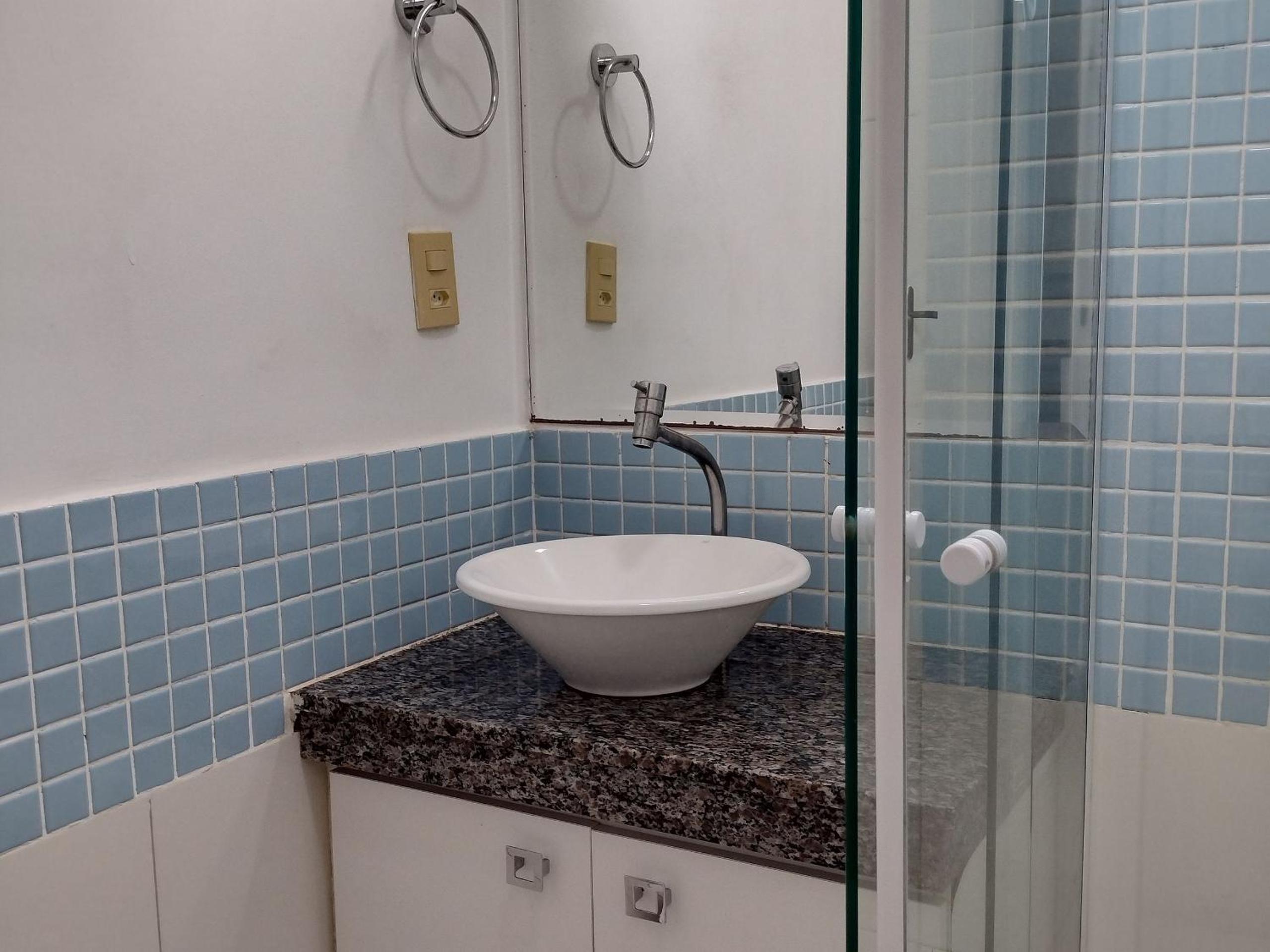 Casa em condomínio com piscina na Praia Rasa