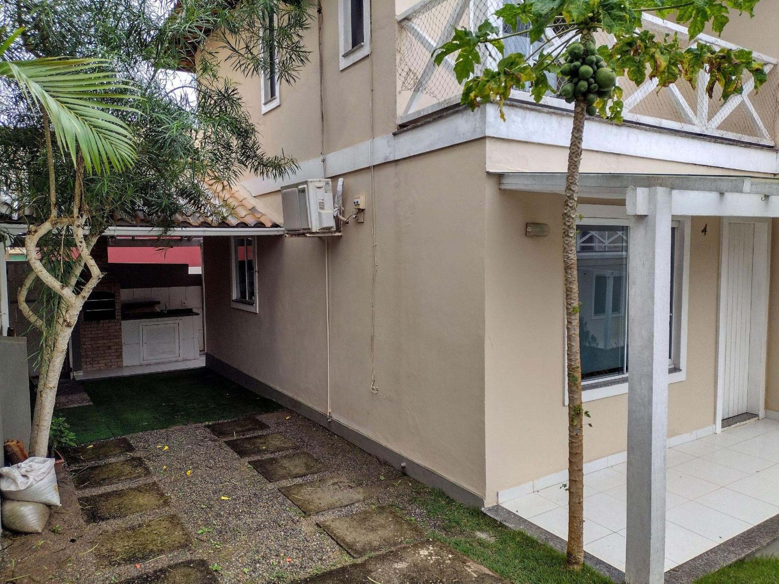 Casa em condomínio com piscina na Praia Rasa