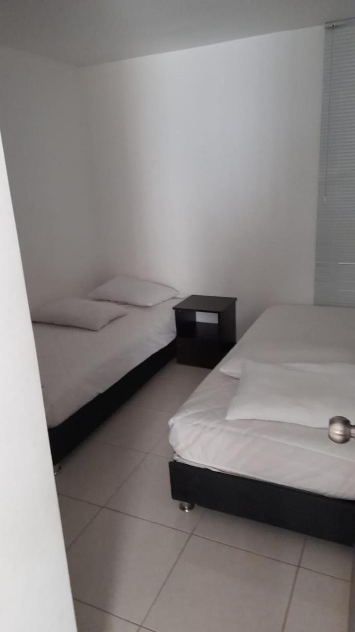 Apartamentos con Piscina cerca a Parque del Cafe