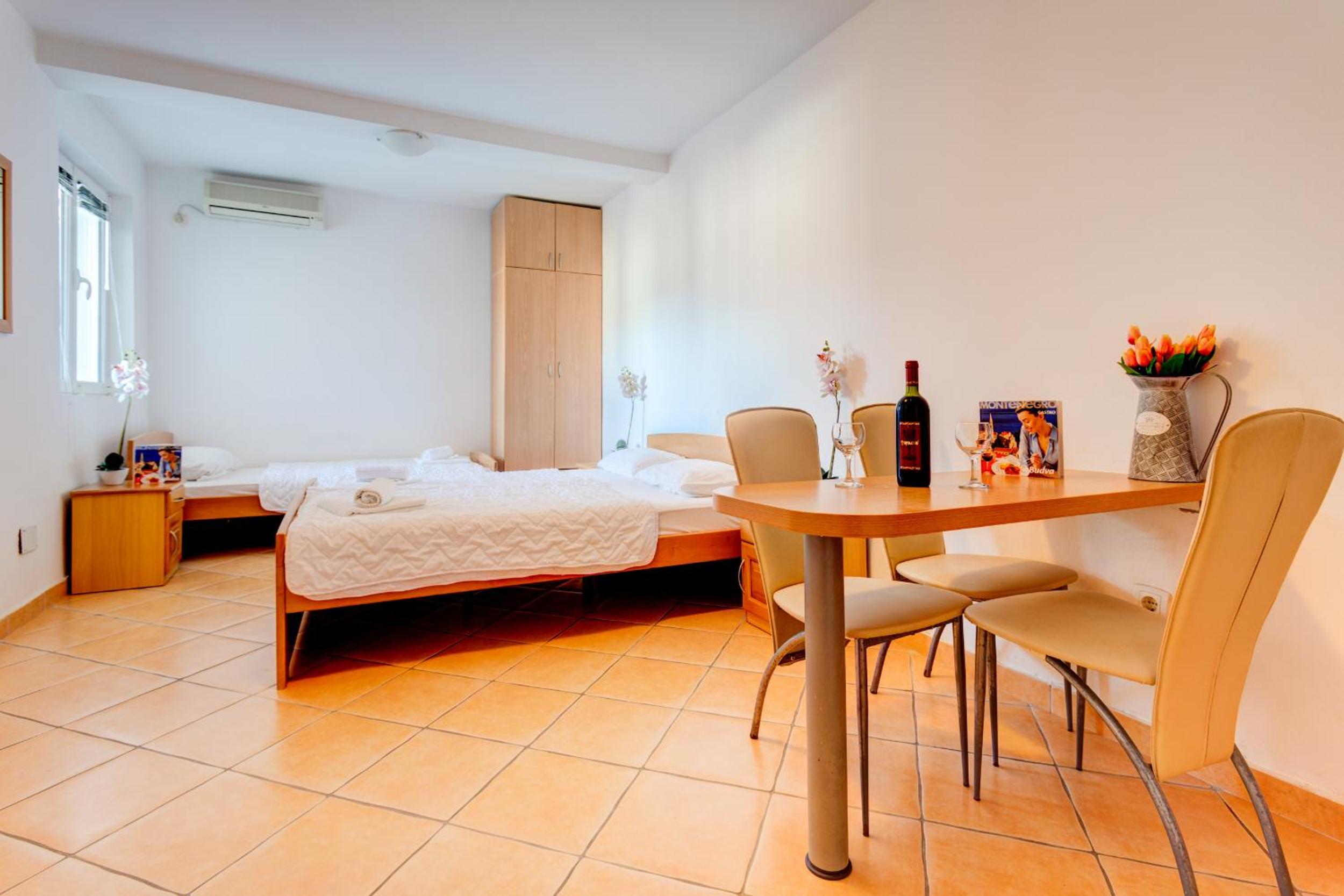 Live & Dream Apartments view 2