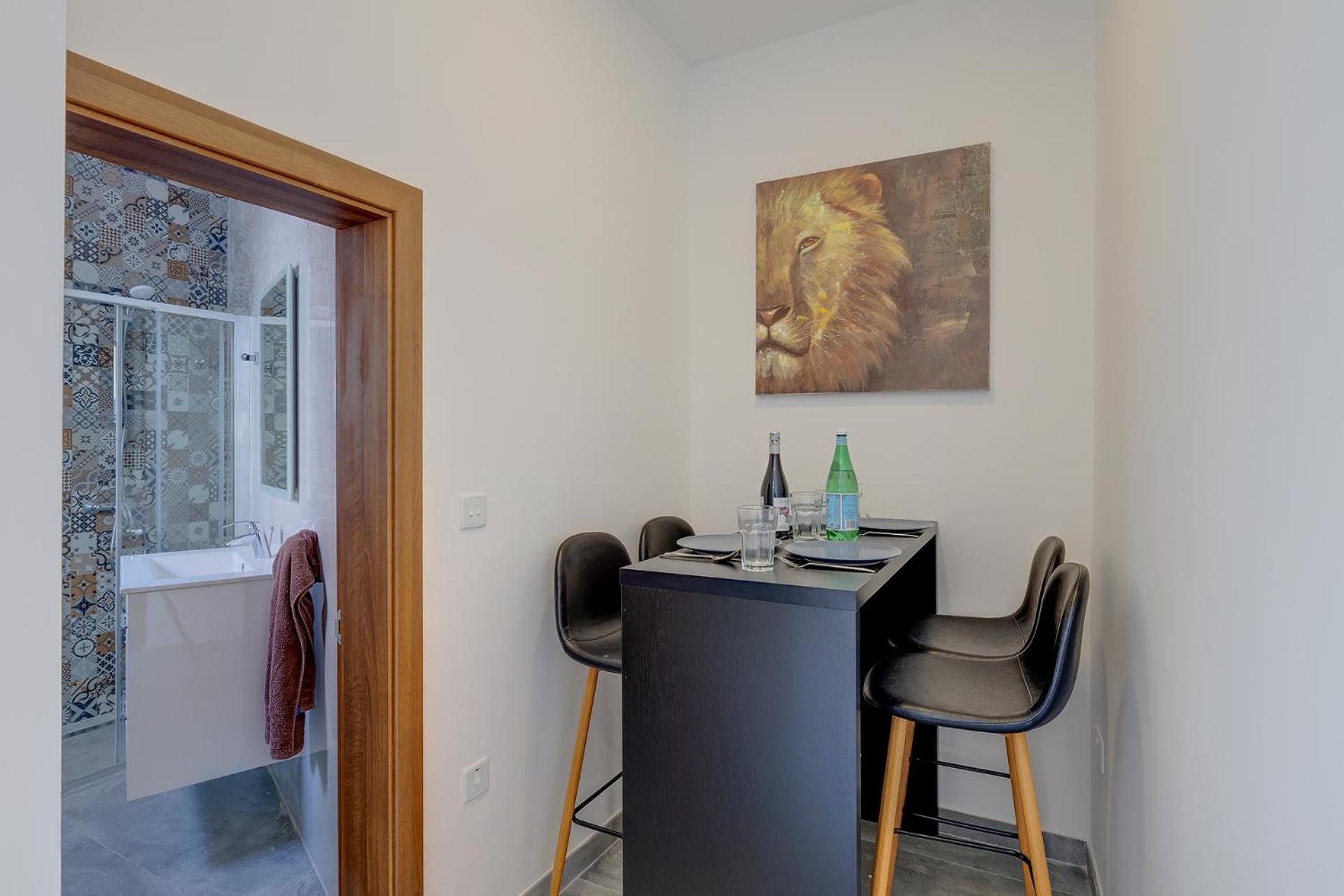 Perfect Location, Idyllic 2BR Apartment view 4