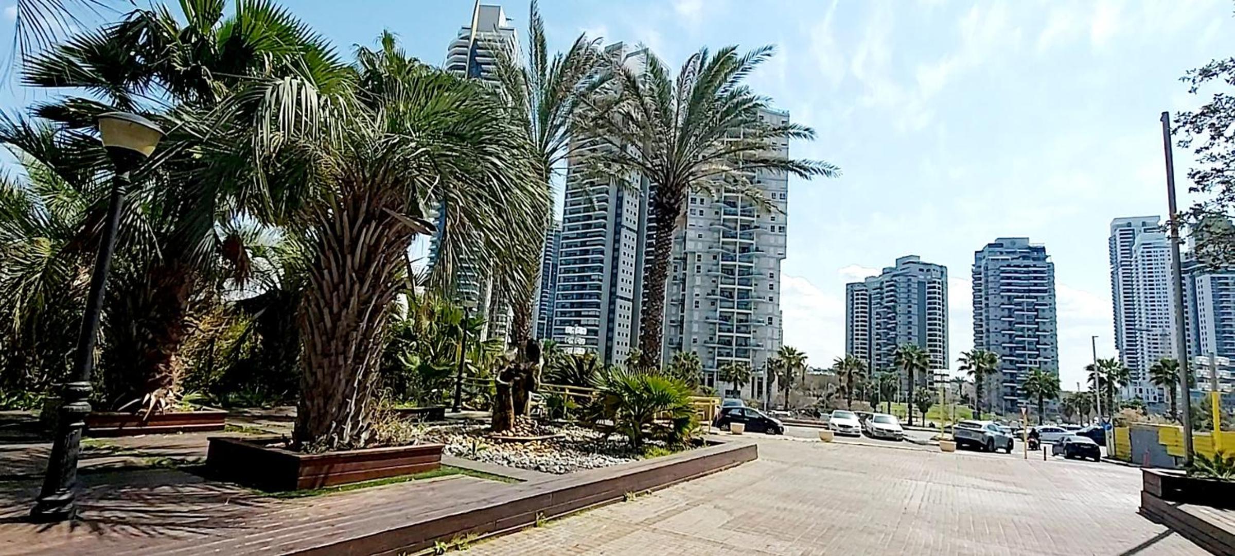 apart hotel tlv/bat yam beach front 834 view 4