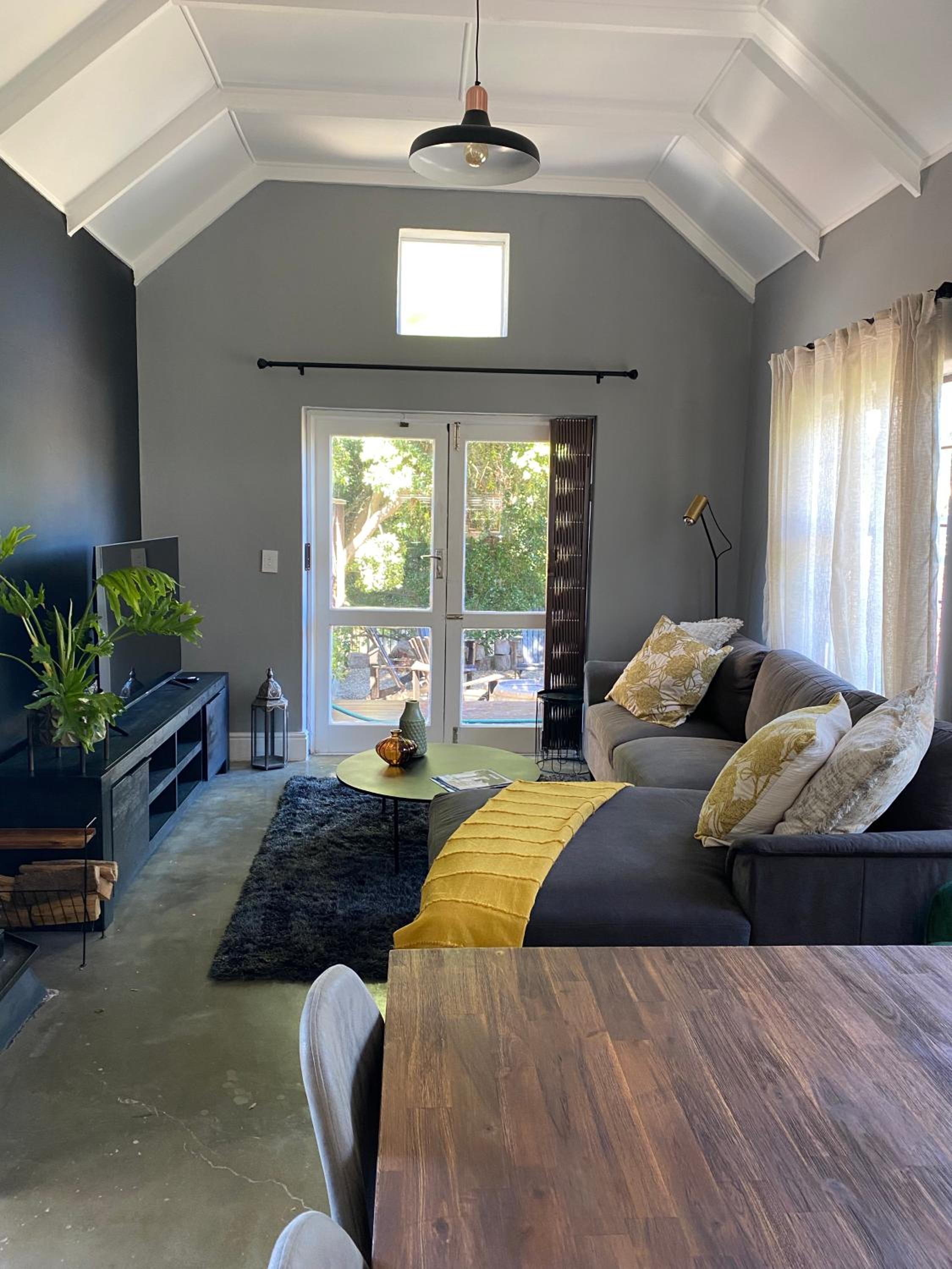 Cosy and Unique Family Retreat in Hout Bay view 5